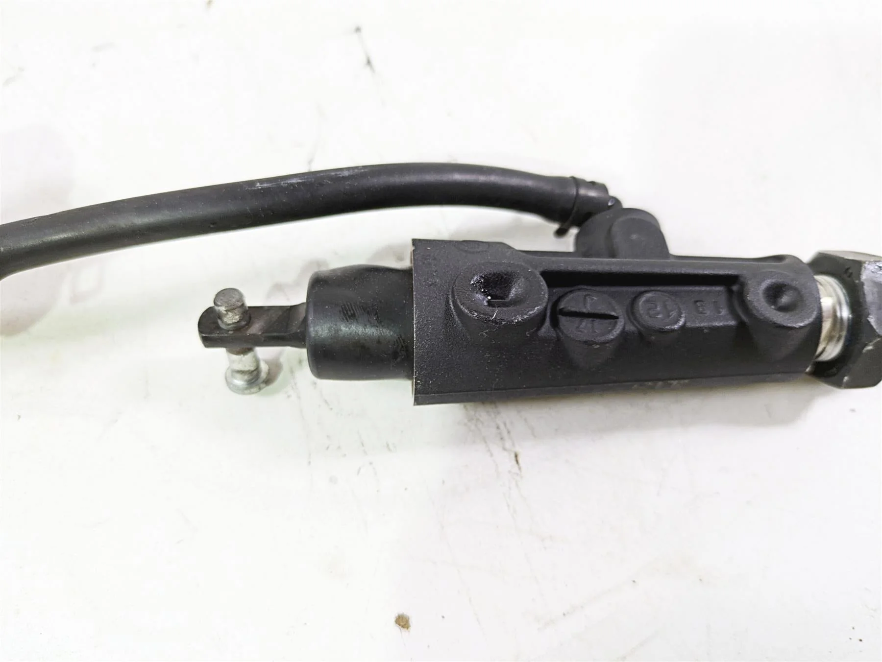 2013 Harley VRSCF Muscle Rod Brembo Rear Brake Master Cylinder 44740-06A - Image 11