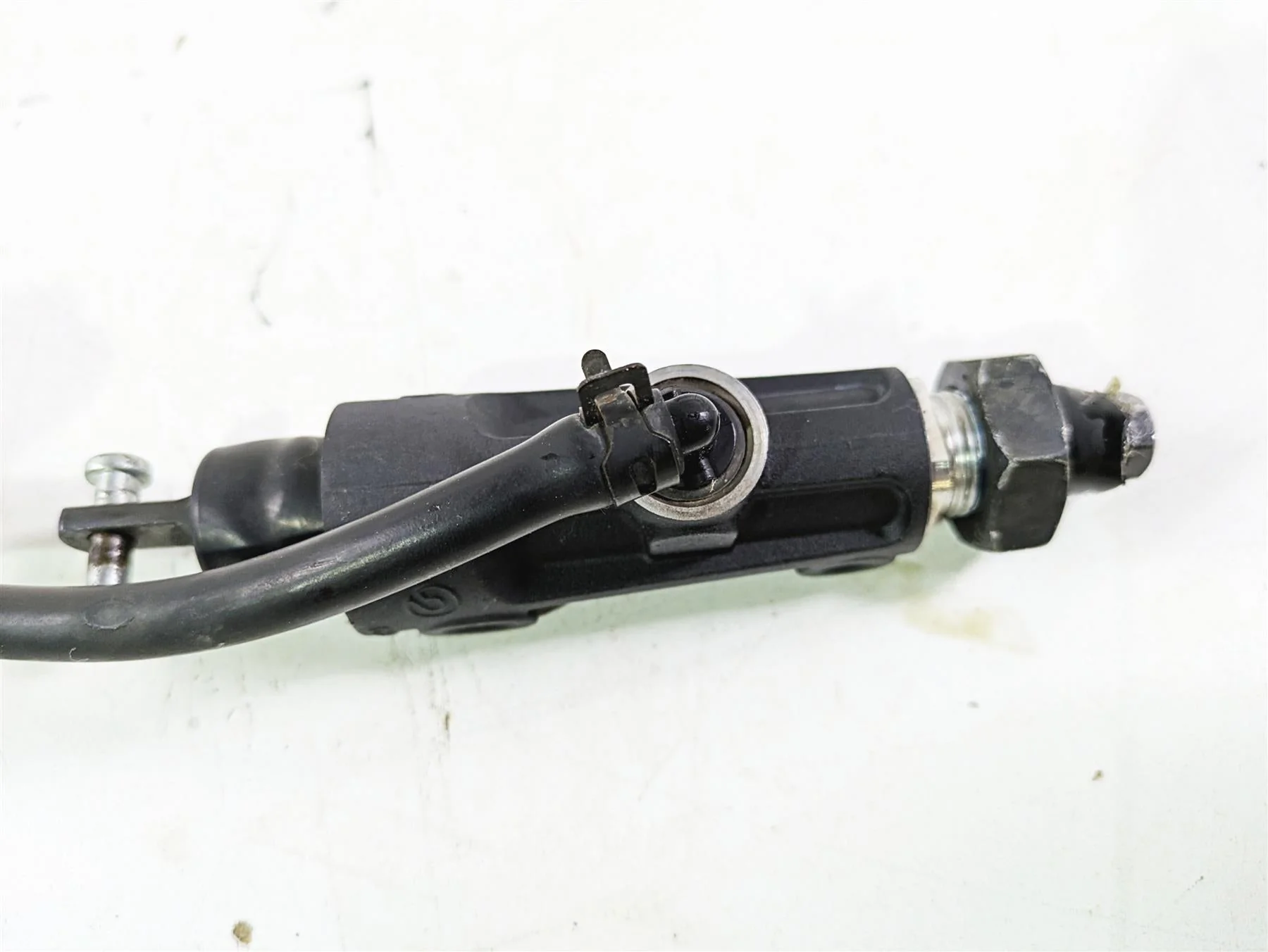 2013 Harley VRSCF Muscle Rod Brembo Rear Brake Master Cylinder 44740-06A - Image 12