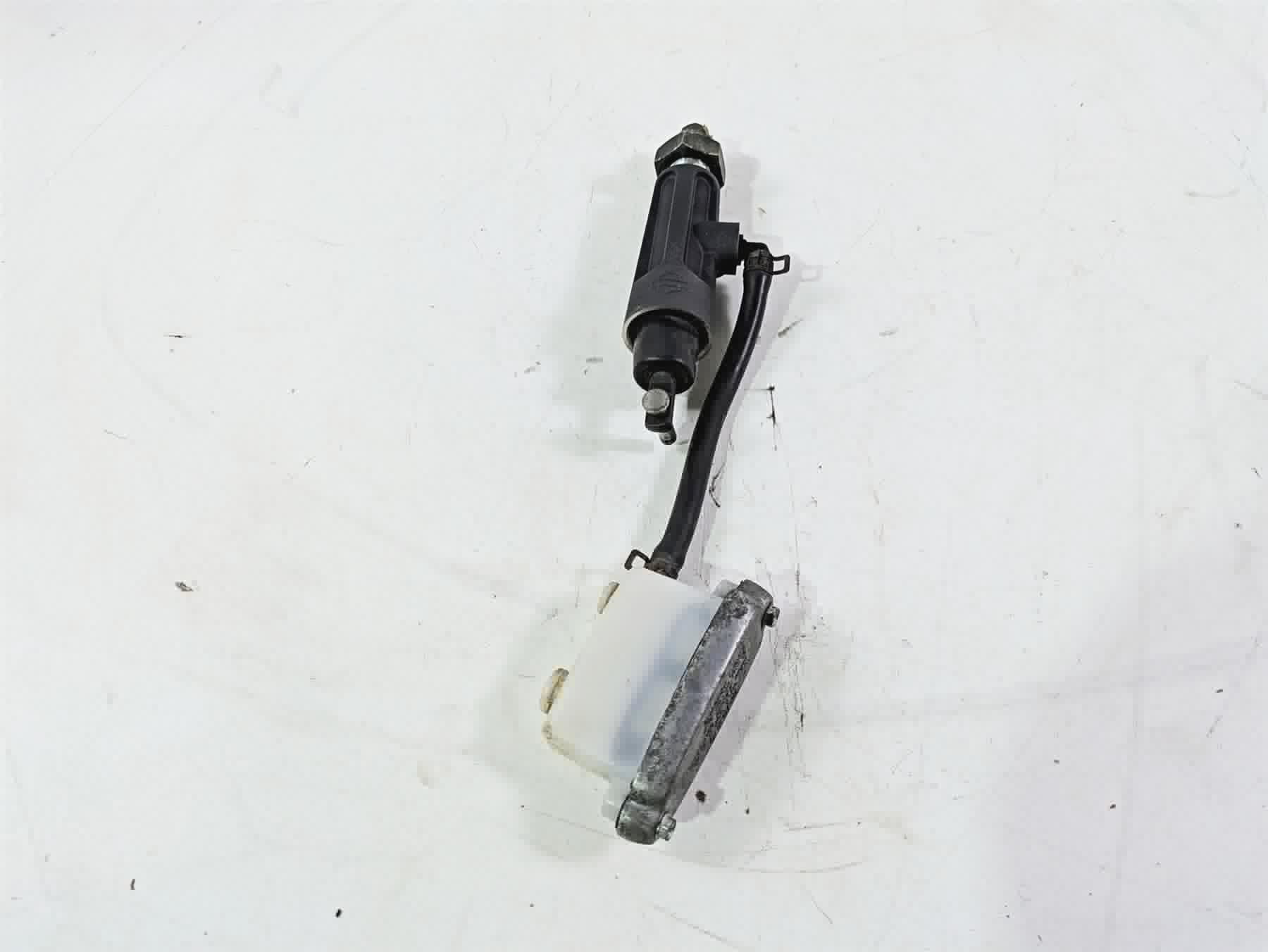 2013 Harley VRSCF Muscle Rod Brembo Rear Brake Master Cylinder 44740-06A - Image 3