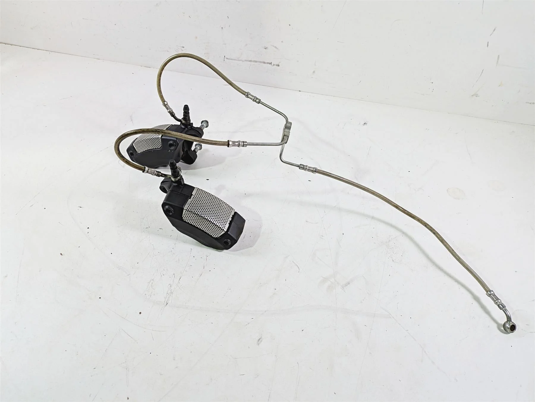 2013 Harley VRSCF Muscle Rod Front Brake Caliper Set + Lines 44731-08 44732-08 - Image 11