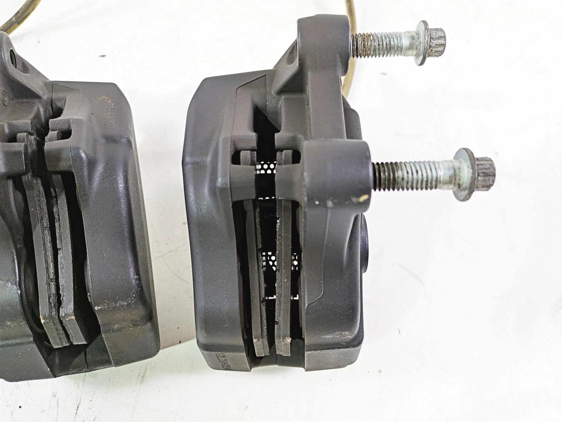 2013 Harley VRSCF Muscle Rod Front Brake Caliper Set + Lines 44731-08 44732-08 - Image 7