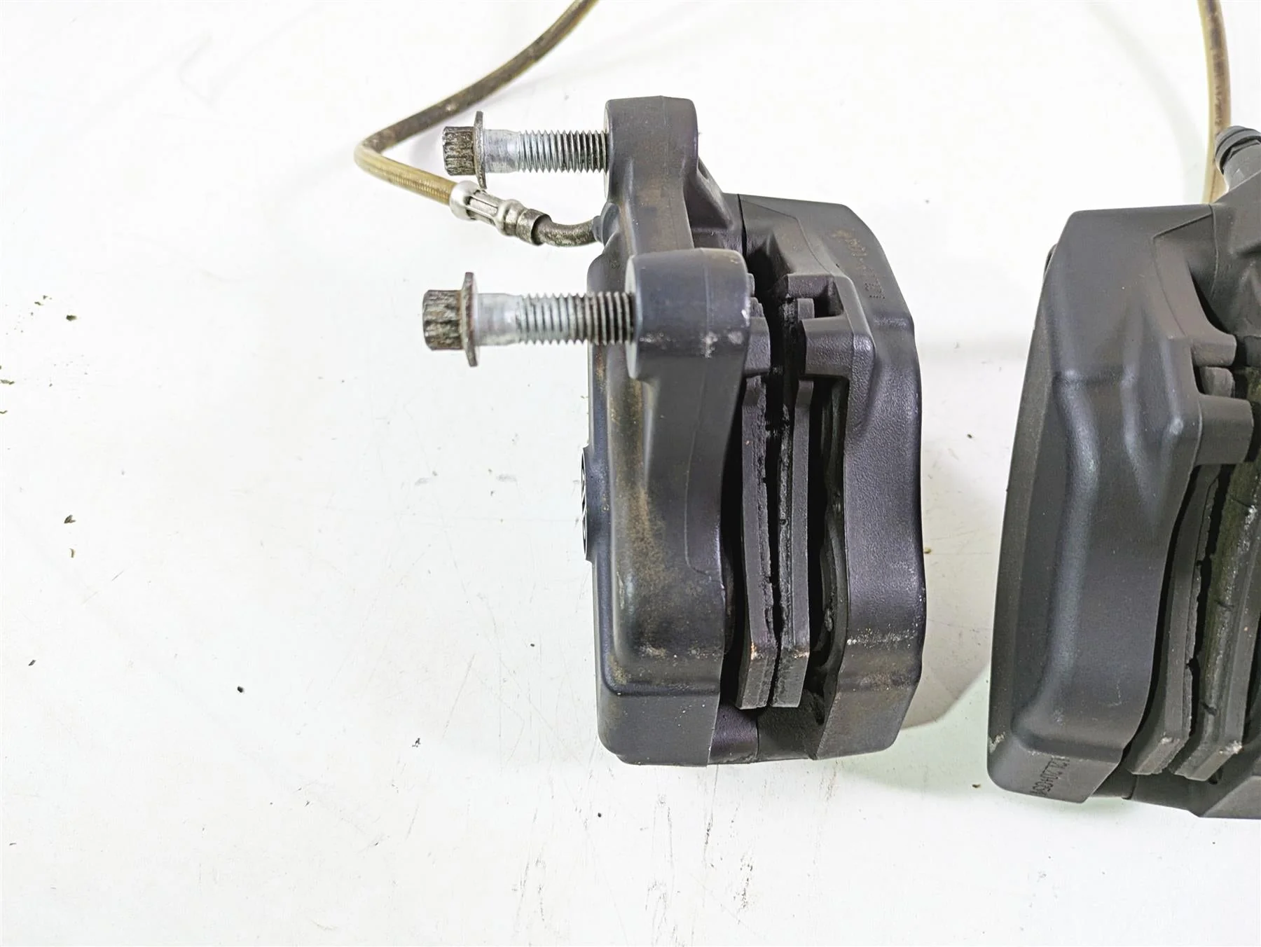 2013 Harley VRSCF Muscle Rod Front Brake Caliper Set + Lines 44731-08 44732-08 - Image 8