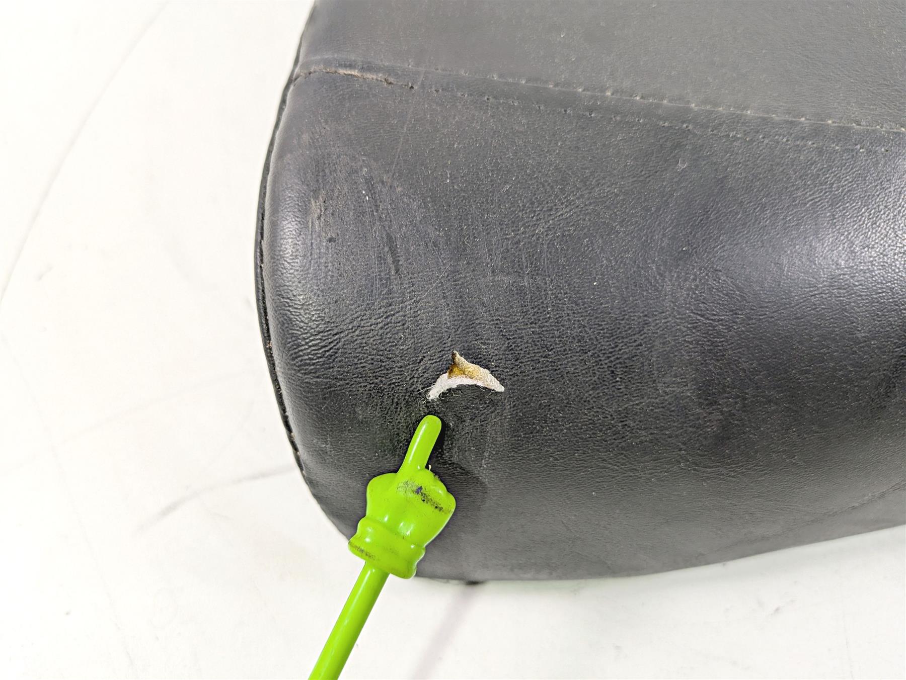 2013 Harley VRSCF Muscle Rod Front Driver Rider Seat Saddle - Read 52433-09 - Image 12