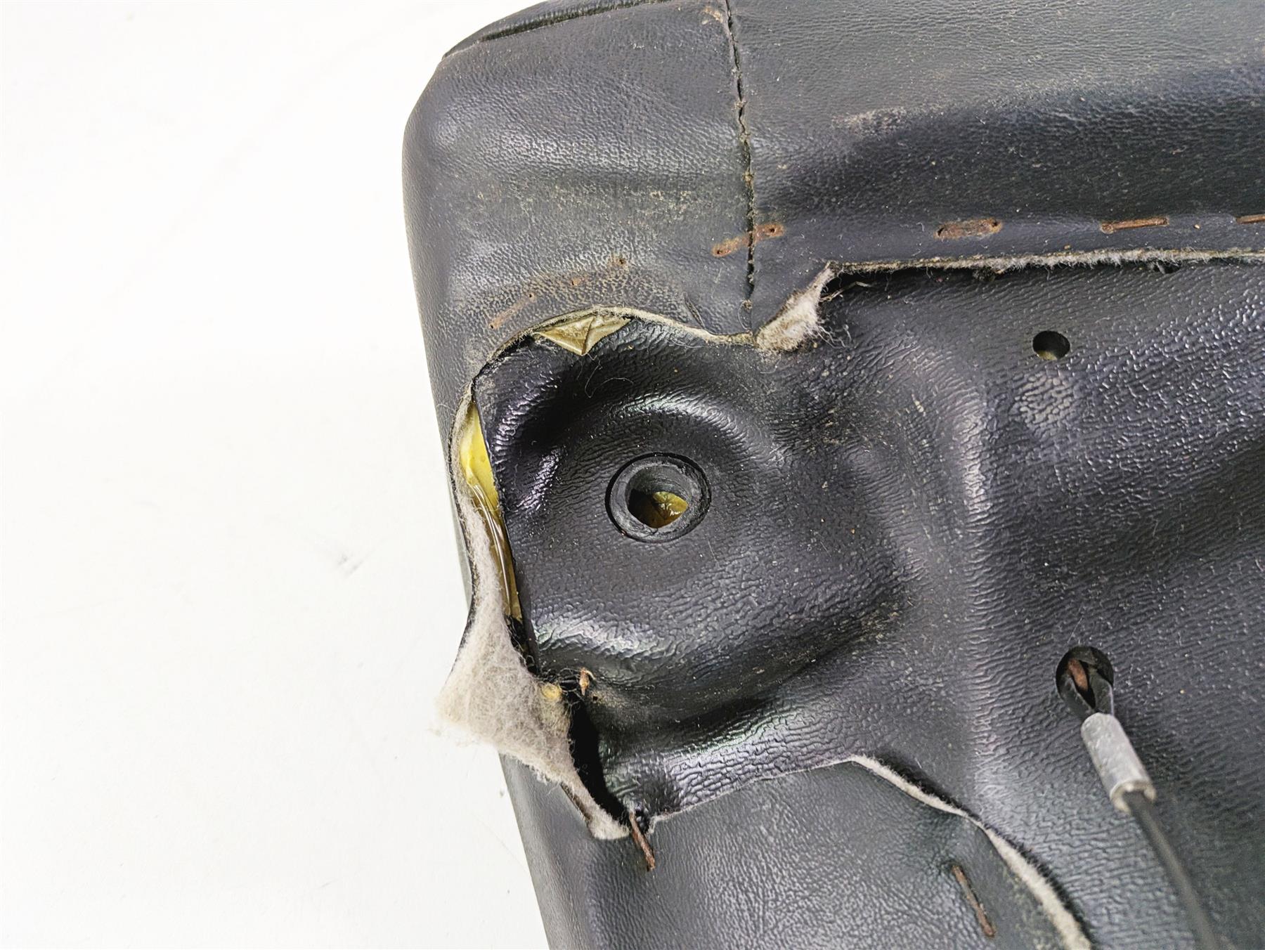2013 Harley VRSCF Muscle Rod Front Driver Rider Seat Saddle - Read 52433-09 - Image 9