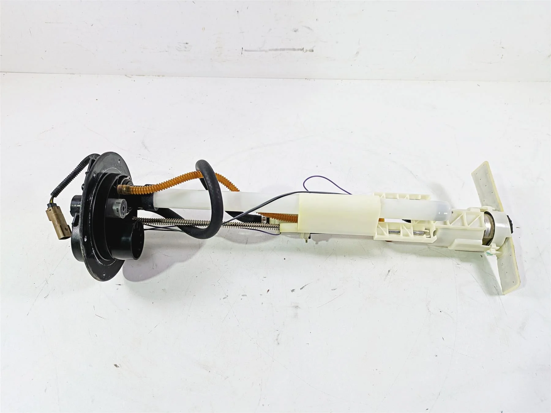 2013 Harley VRSCF Muscle Rod Fuel Gas Petrol Pump - Tested 75310-07