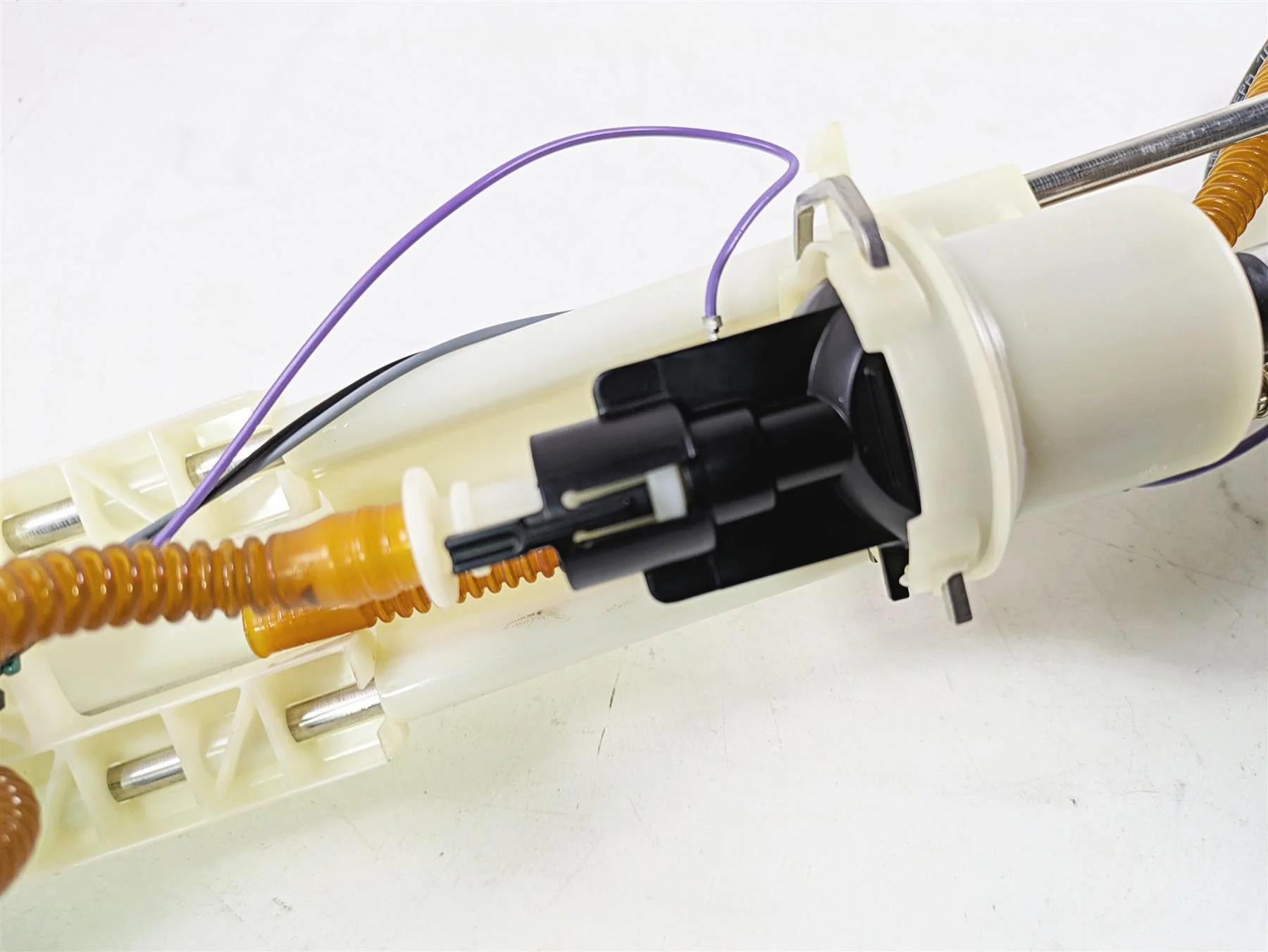 2013 Harley VRSCF Muscle Rod Fuel Gas Petrol Pump - Tested 75310-07 - Image 10