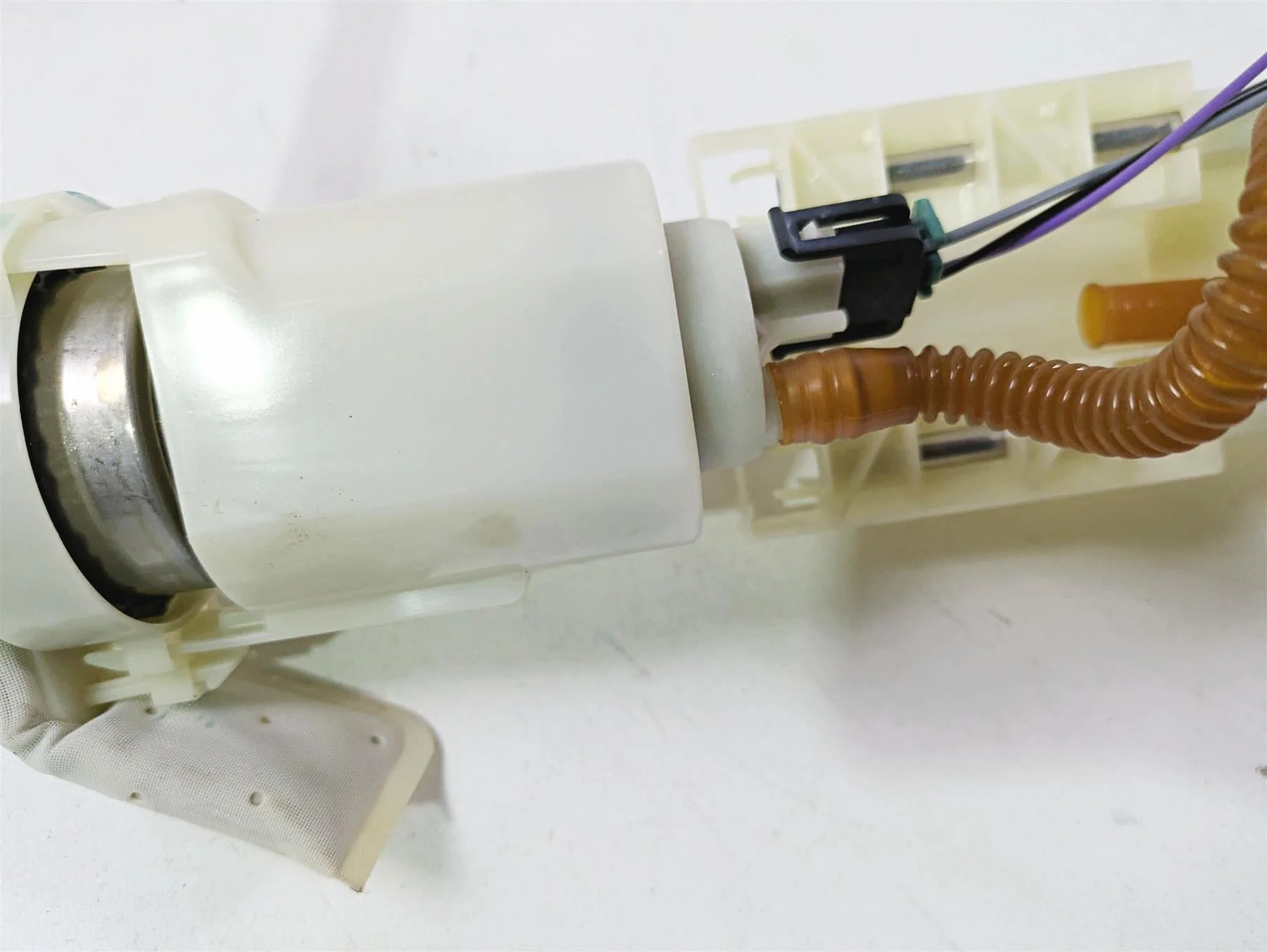 2013 Harley VRSCF Muscle Rod Fuel Gas Petrol Pump - Tested 75310-07 - Image 11