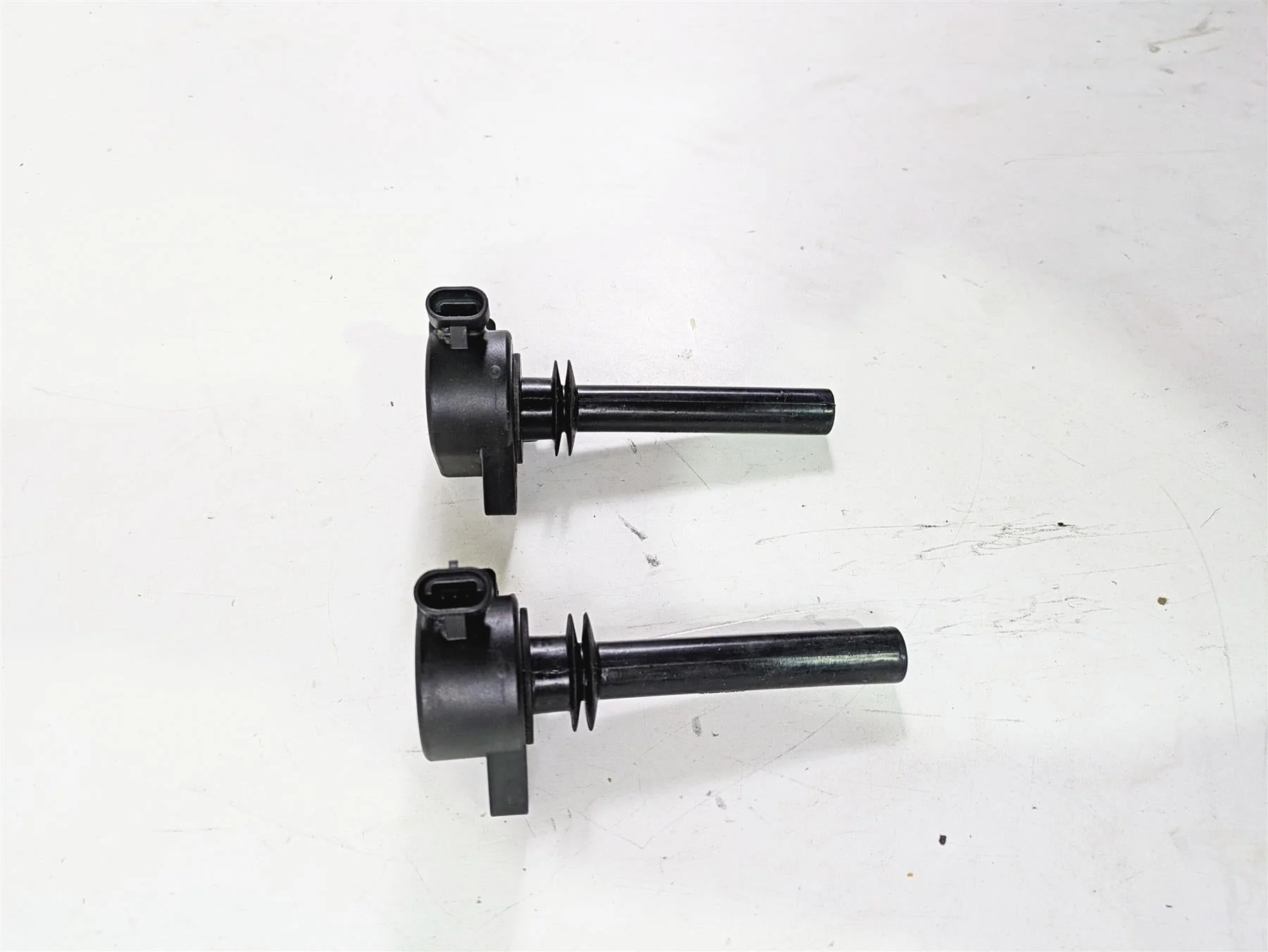 2013 Harley VRSCF Muscle Rod Ignition Coil Stick Coils Set 32477-01A - Image 2