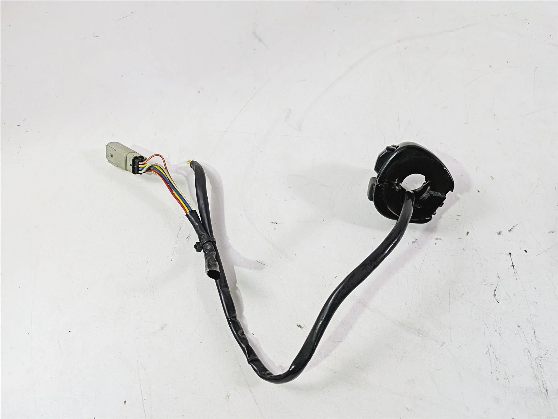 2013 Harley VRSCF Muscle Rod Left Hand Control Switch - Read 71682-06A - Image 2