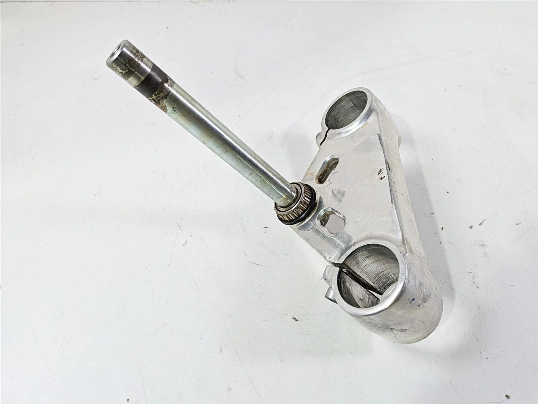 2013 Harley VRSCF Muscle Rod Lower Triple Tree Steering Clamp 46892-09B - Image 2