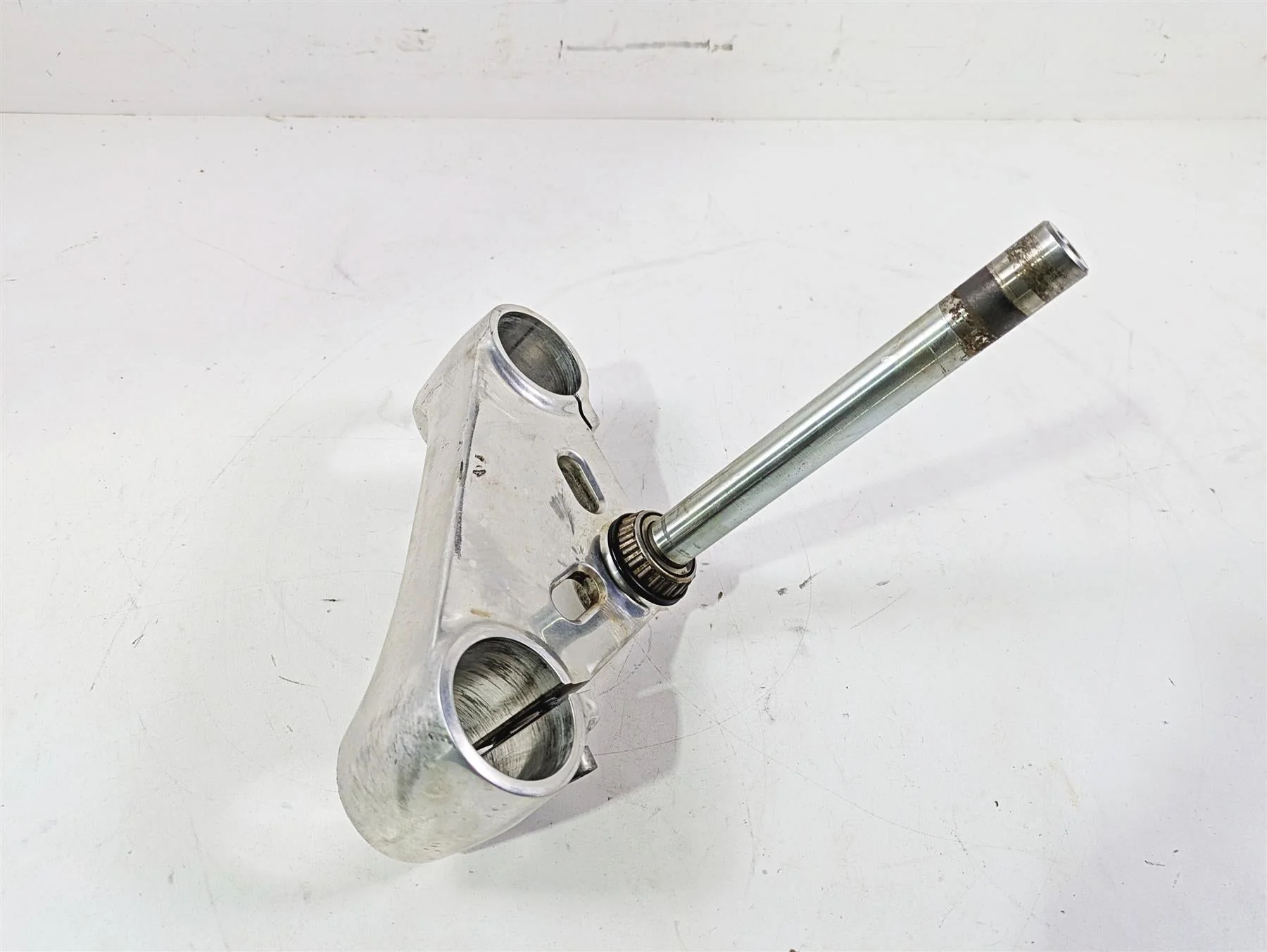 2013 Harley VRSCF Muscle Rod Lower Triple Tree Steering Clamp 46892-09B - Image 4