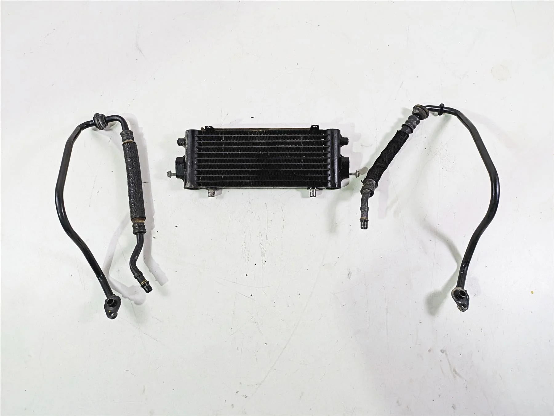 2013 Harley VRSCF Muscle Rod Oil Cooler & Lines Hoses 26723-04 - Image 4