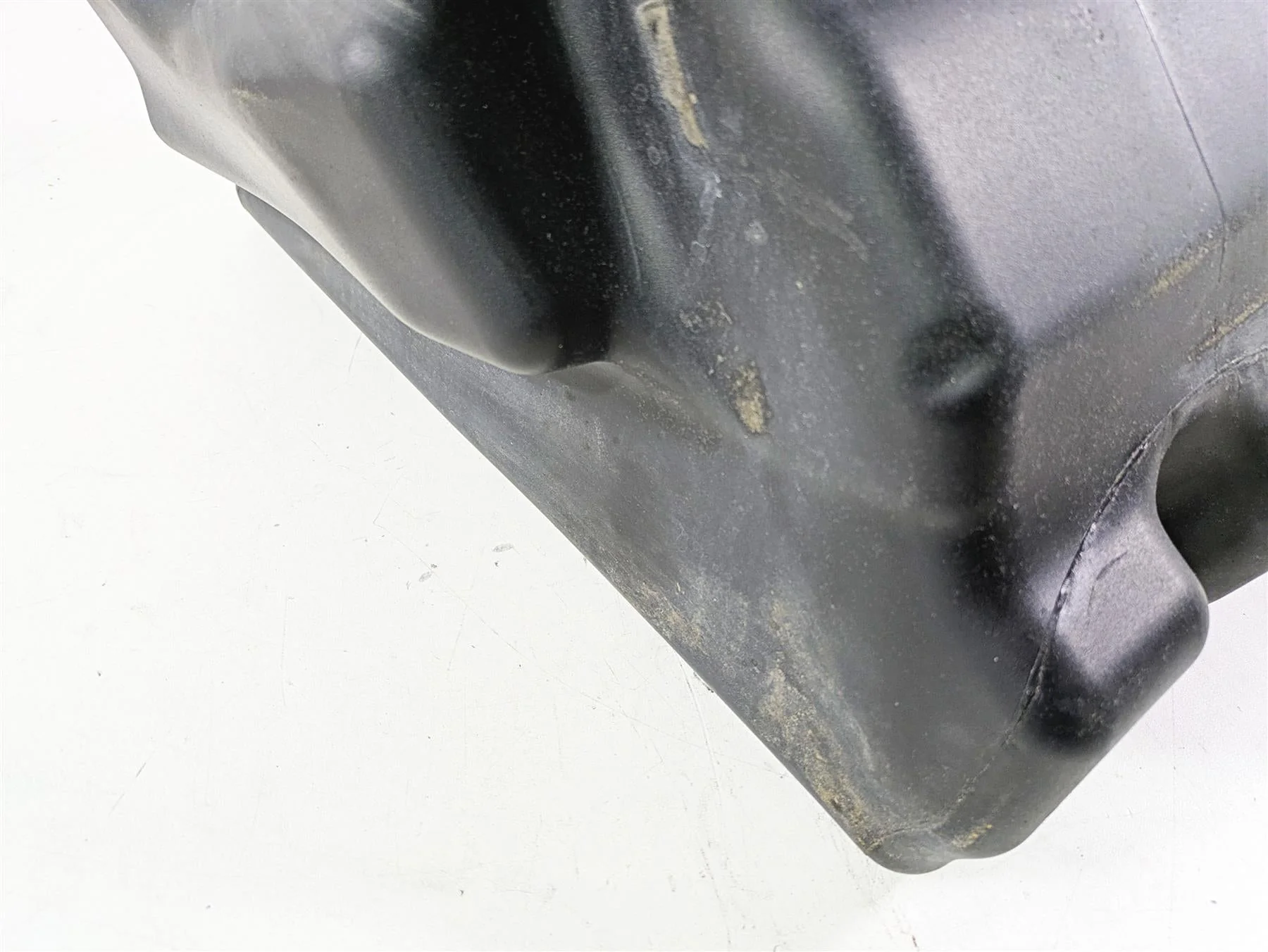 2013 Harley VRSCF Muscle Rod Plastic Fuel Gas Petrol Tank Reservoir 61328-07A - Image 11