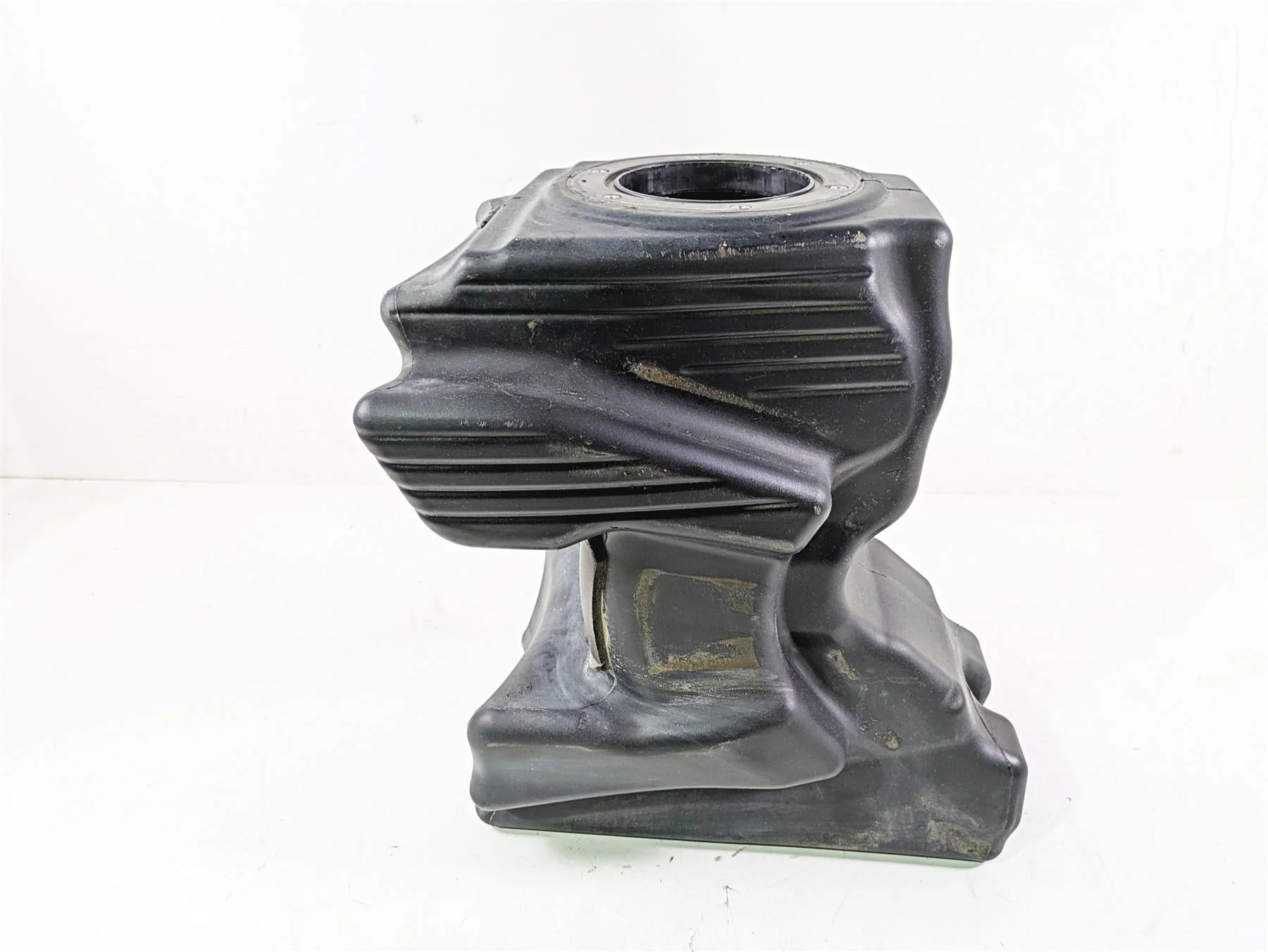 2013 Harley VRSCF Muscle Rod Plastic Fuel Gas Petrol Tank Reservoir 61328-07A - Image 3
