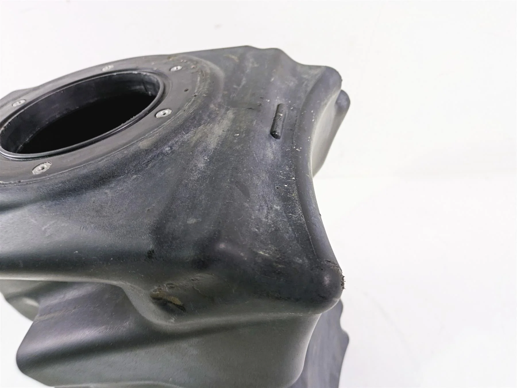 2013 Harley VRSCF Muscle Rod Plastic Fuel Gas Petrol Tank Reservoir 61328-07A - Image 8