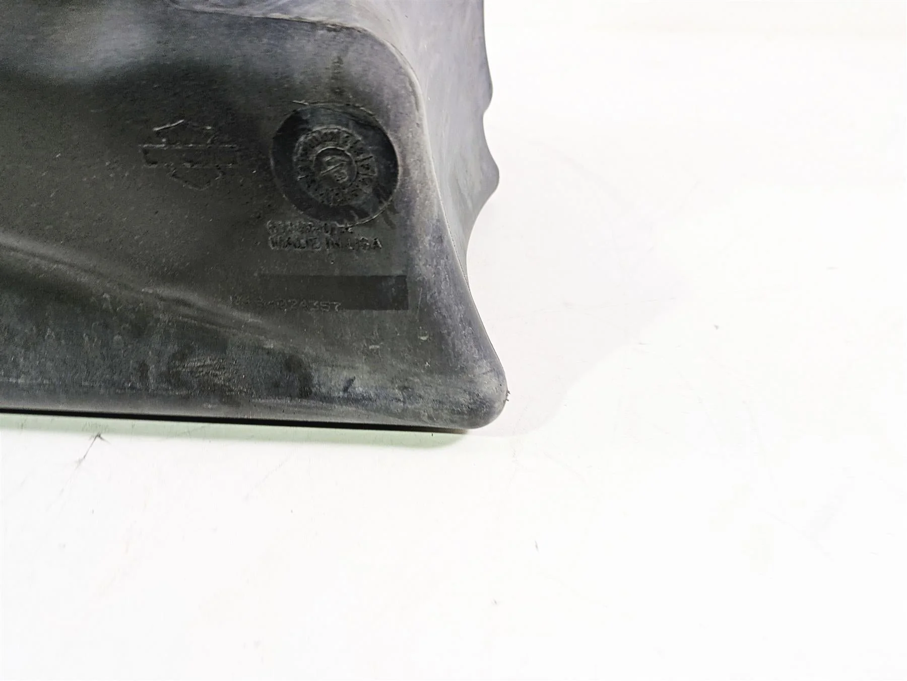 2013 Harley VRSCF Muscle Rod Plastic Fuel Gas Petrol Tank Reservoir 61328-07A - Image 9
