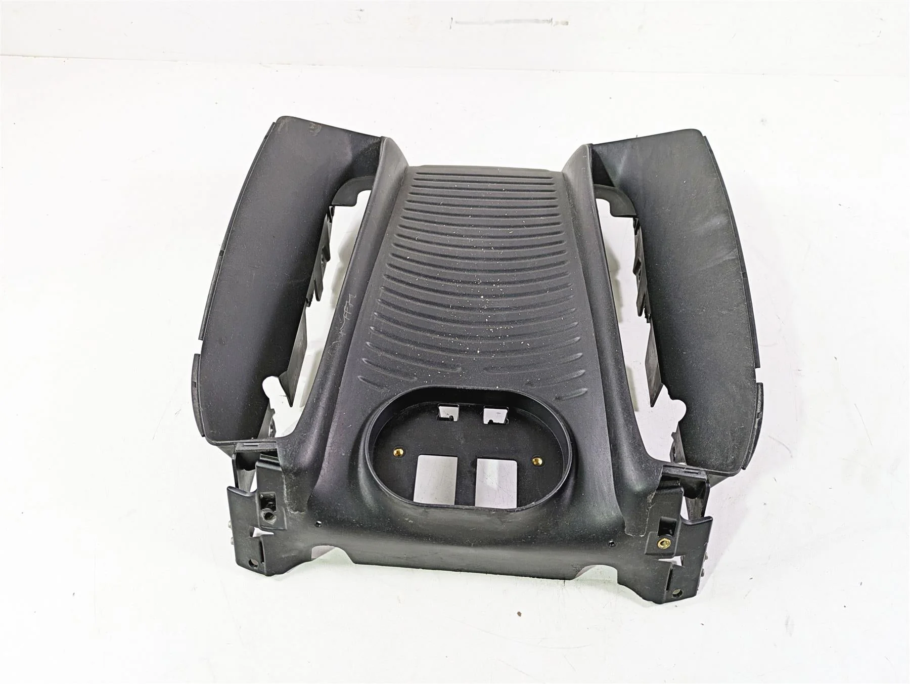 2013 Harley VRSCF Muscle Rod Radiator Center Cover Fairing 26826-09