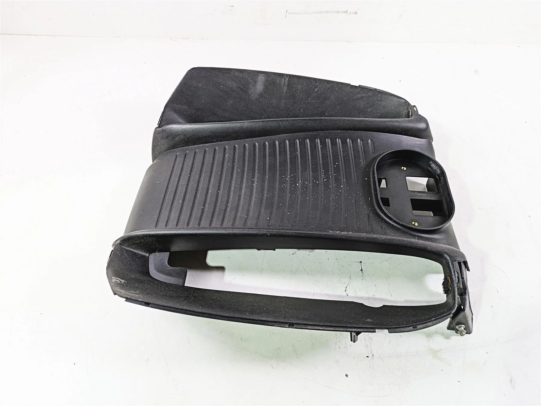 2013 Harley VRSCF Muscle Rod Radiator Center Cover Fairing 26826-09 - Image 4