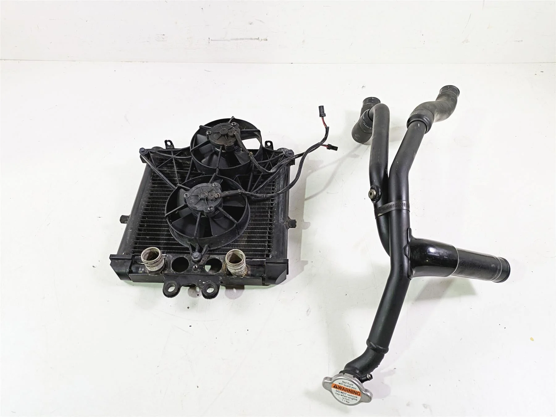 2013 Harley VRSCF Muscle Rod Radiator Fans Reservoir Hoses - Tested 26722-04