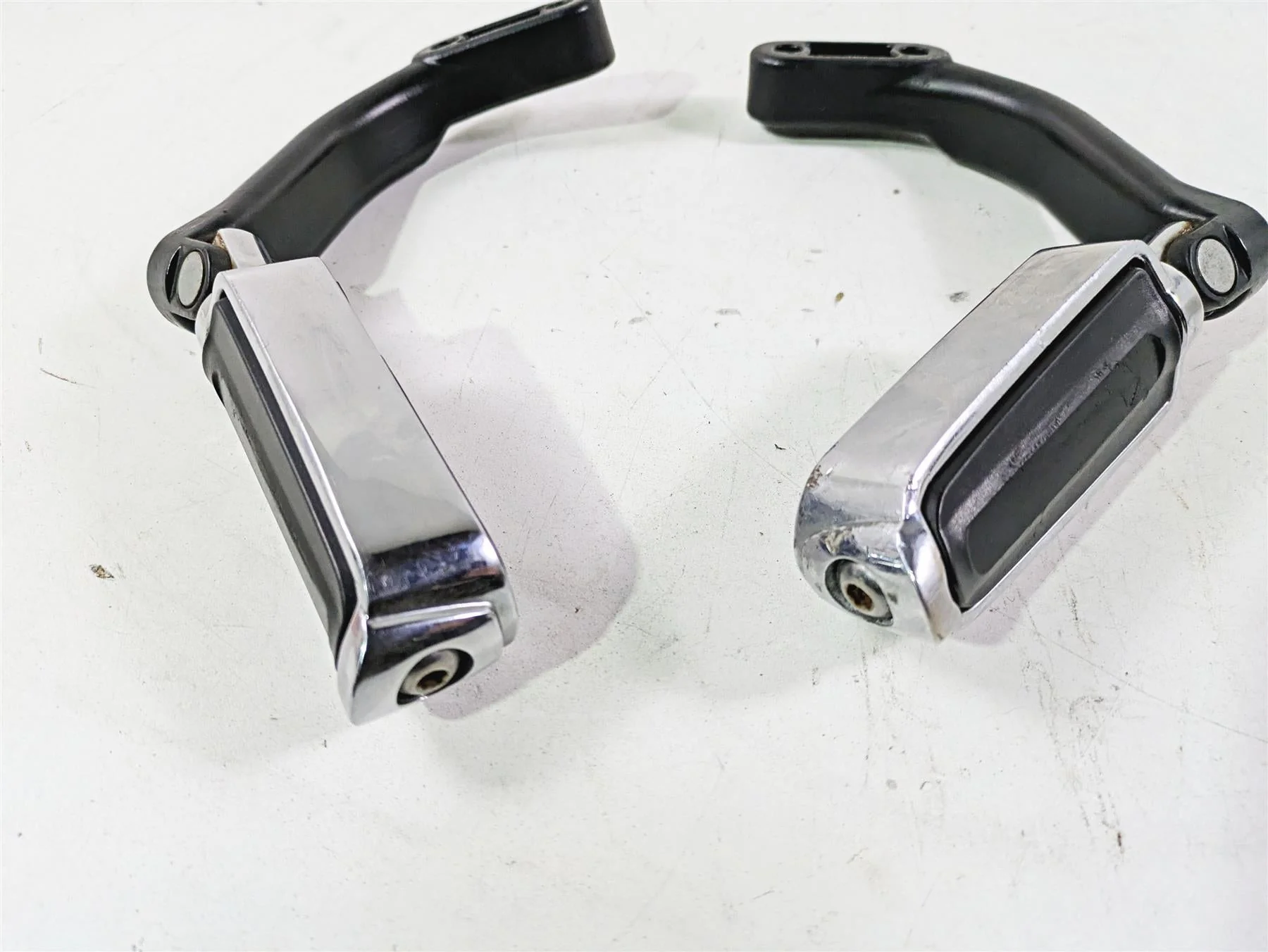 2013 Harley VRSCF Muscle Rod Rear Passenger Foot Peg Set 50822-09 50826-09 - Image 10