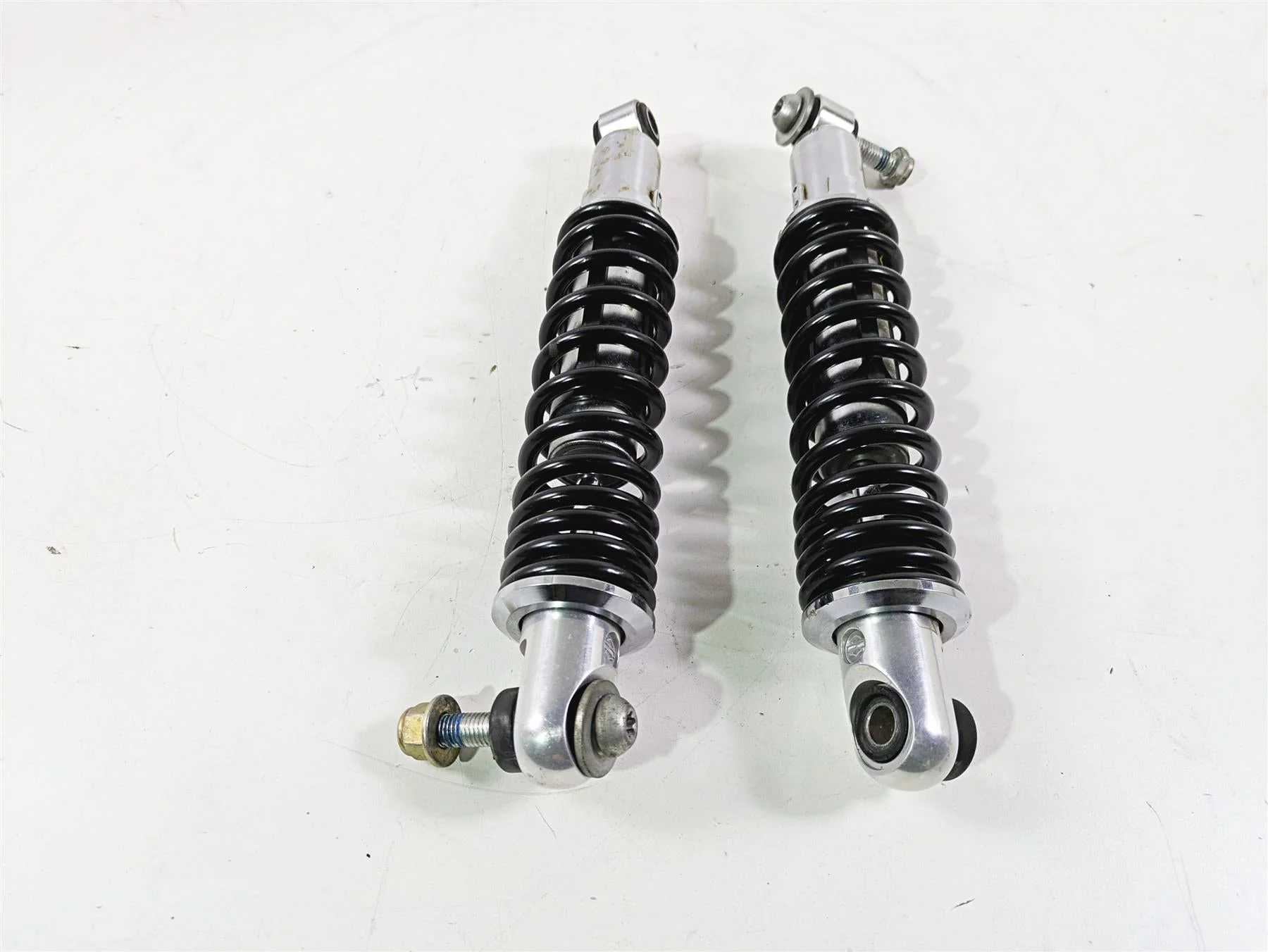 2013 Harley VRSCF Muscle Rod Rear Shock Damper Set 13" - READ 54617-09 - Image 6