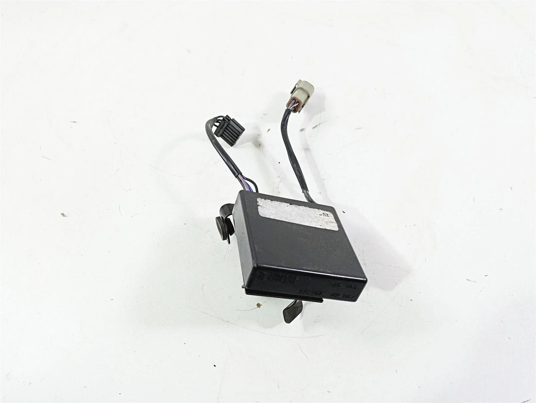 2013 Harley VRSCF Muscle Rod Rear Turn Signal Module 69457-09 - Image 3