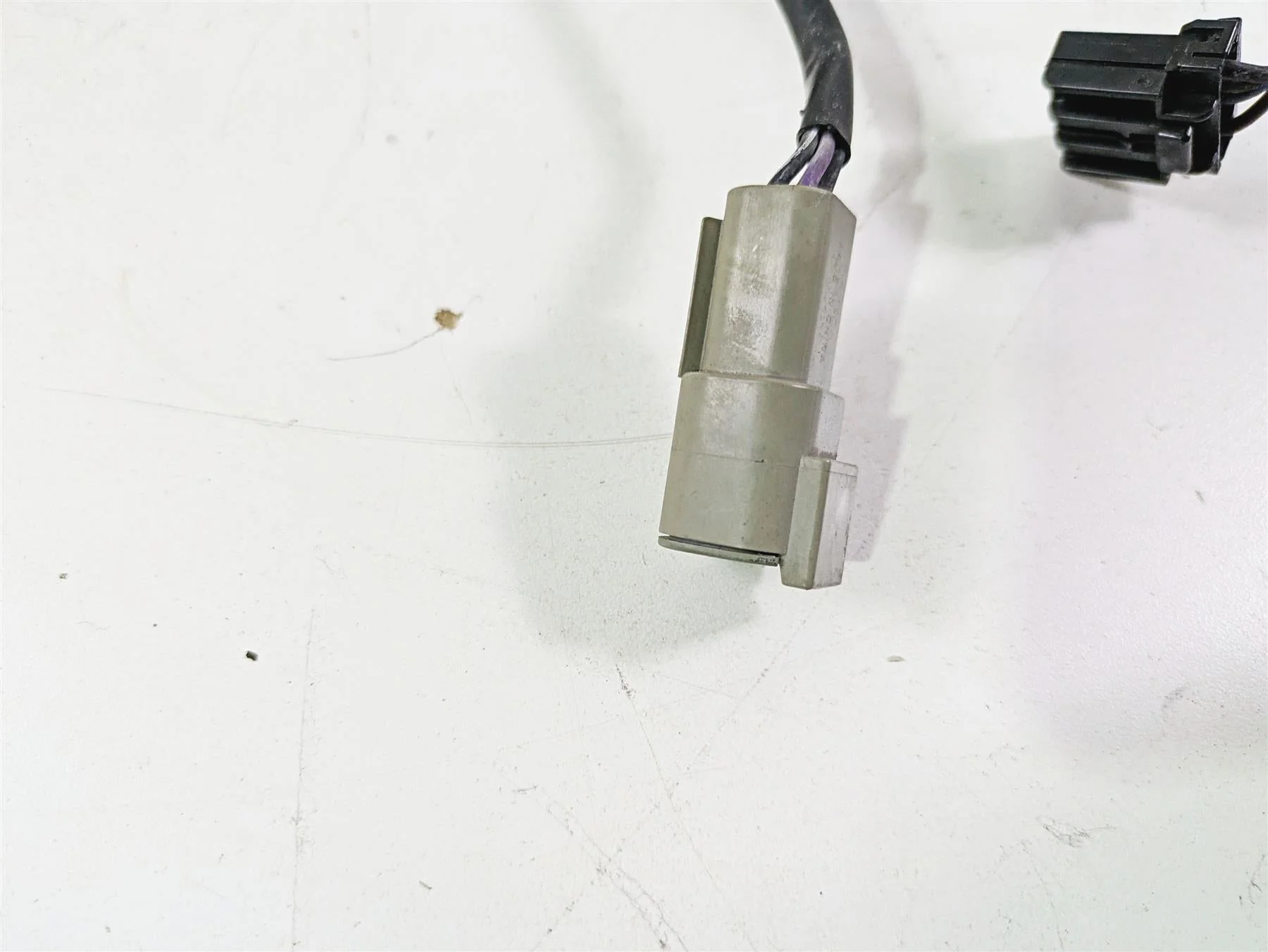 2013 Harley VRSCF Muscle Rod Rear Turn Signal Module 69457-09 - Image 6