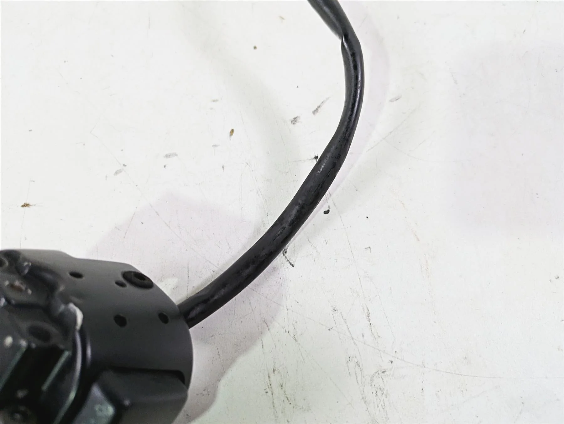 2013 Harley VRSCF Muscle Rod Right Hand Control Switch - Read 71684-06A - Image 11
