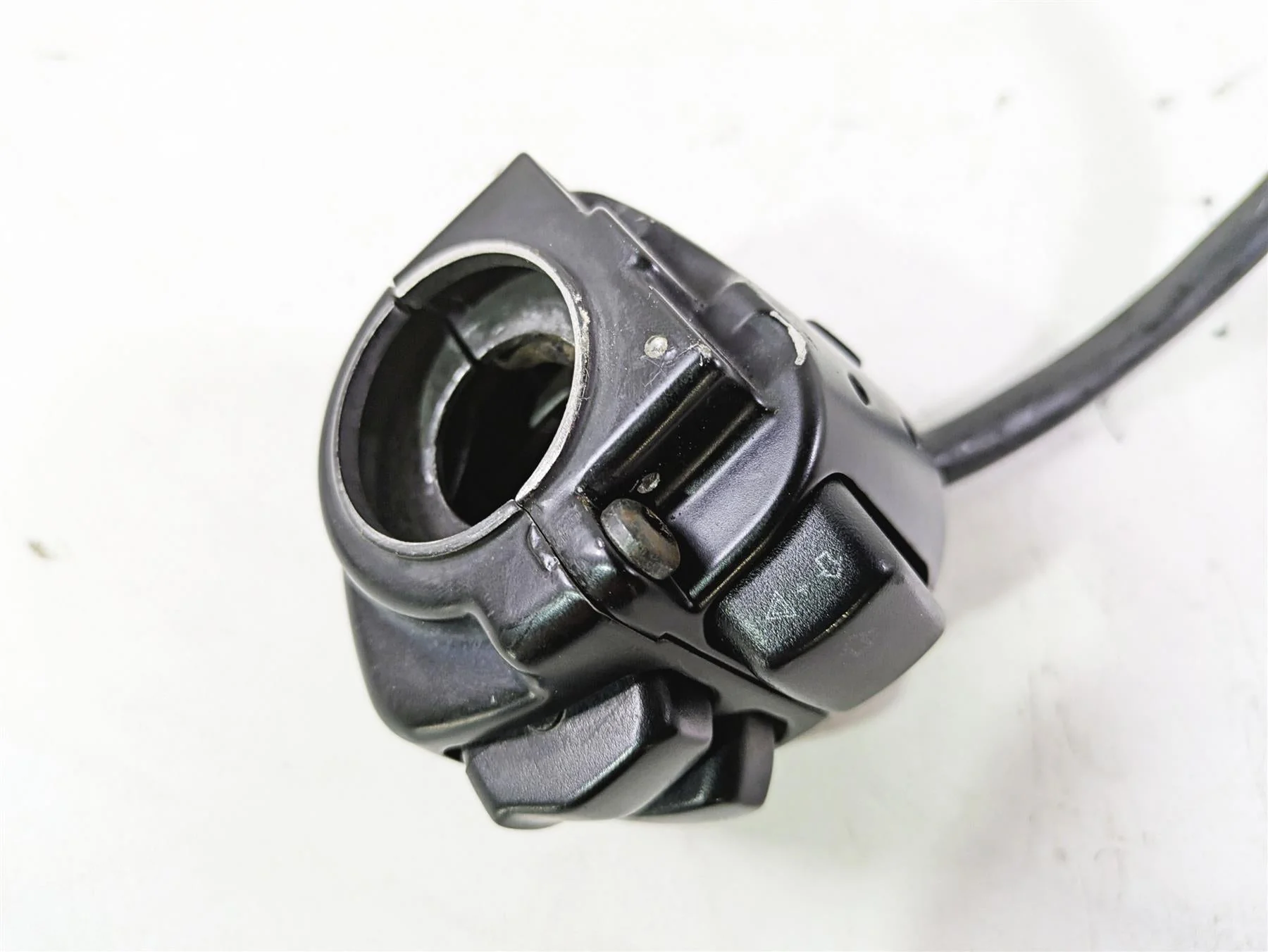 2013 Harley VRSCF Muscle Rod Right Hand Control Switch - Read 71684-06A - Image 8