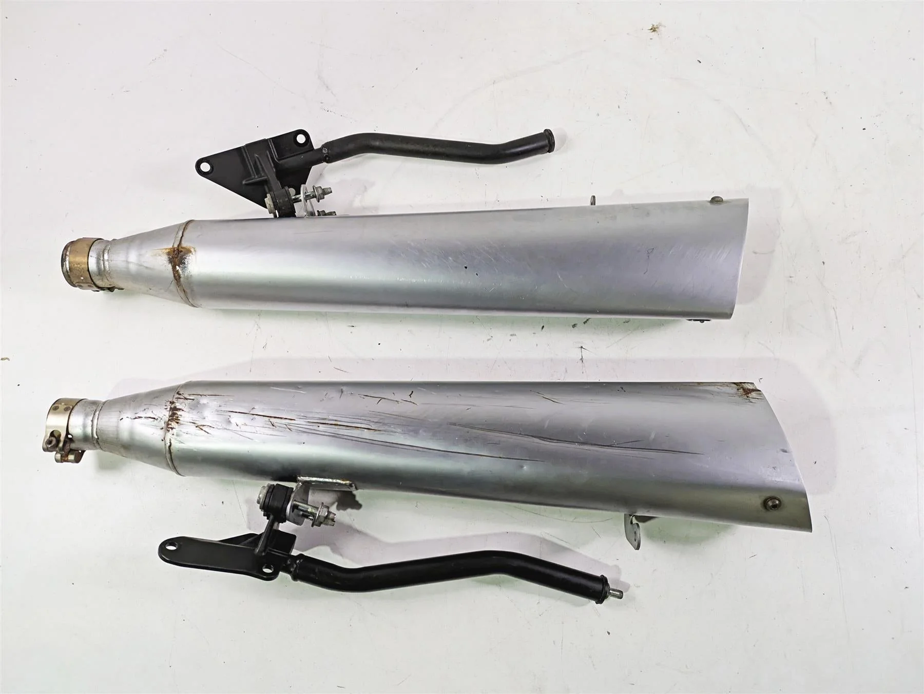 2013 Harley VRSCF Muscle Rod Vance Hines Slip On Muffler Exhaust Set 1801-0343 - Image 6