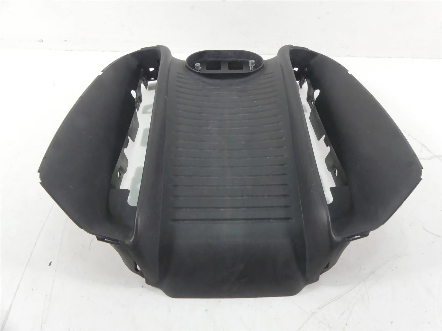 2013 Harley VRSCF Muscle V-Rod Center Radiator Cooler Cover Fairing 26813-08A - Image 3