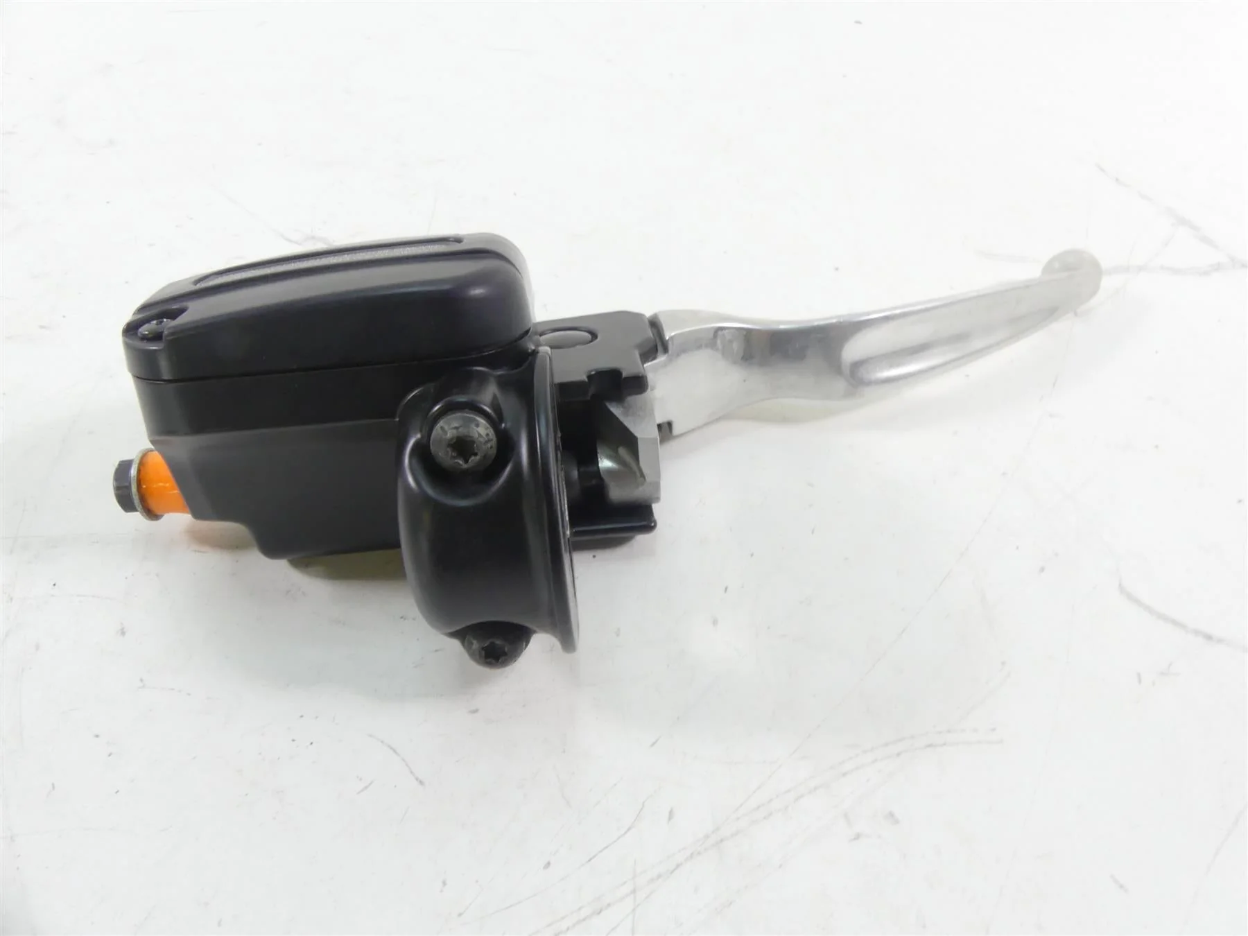 2013 Harley VRSCF Muscle V-Rod Front Brake Master Cylinder 11/16  44551-08F - Image 3