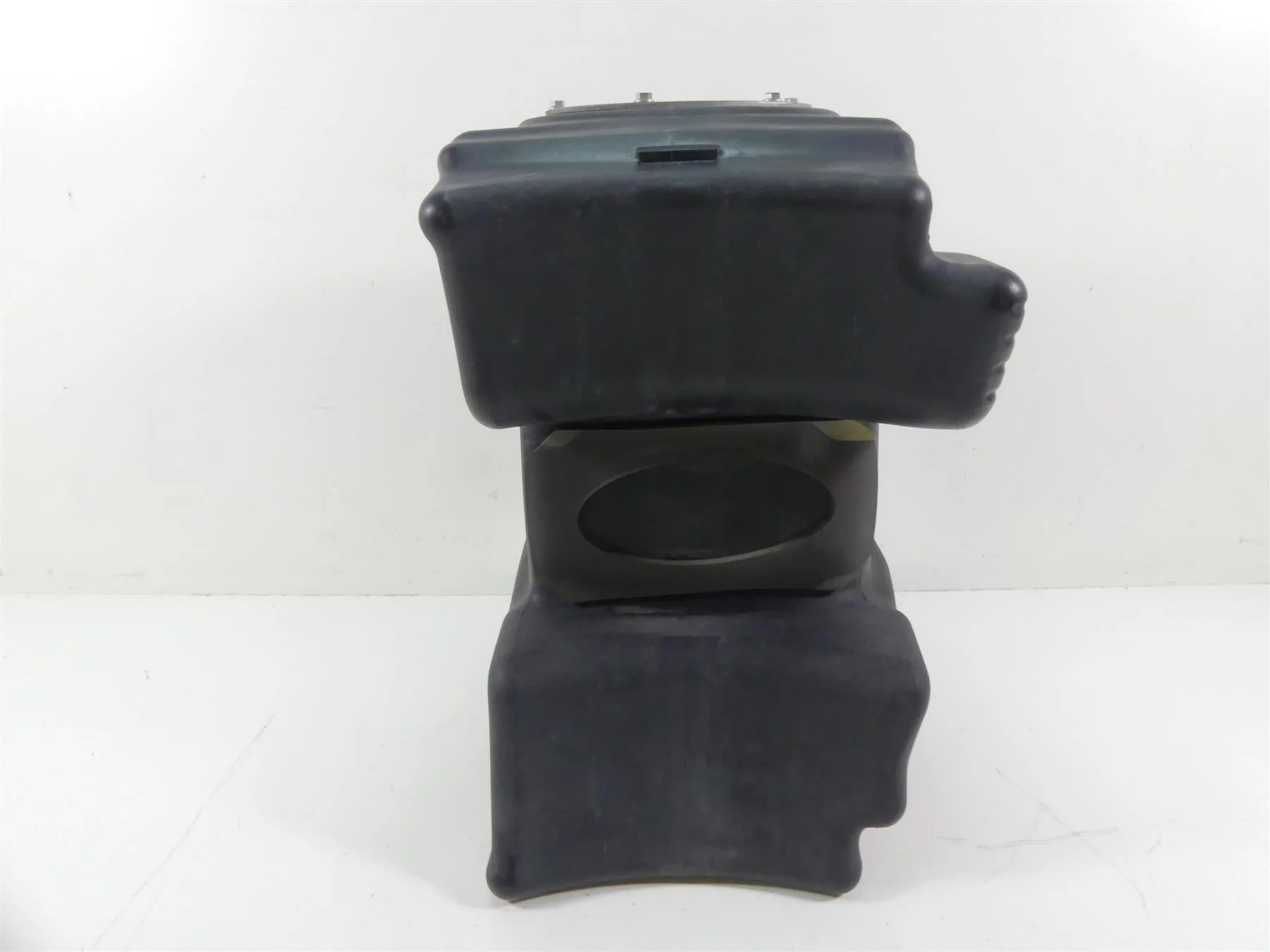 2013 Harley VRSCF Muscle V-Rod Plastic Fuel Gas Petrol Tank Reservoir 61328-07A - Image 2