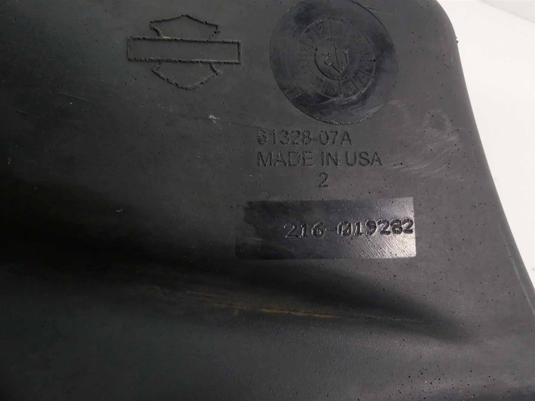 2013 Harley VRSCF Muscle V-Rod Plastic Fuel Gas Petrol Tank Reservoir 61328-07A - Image 7