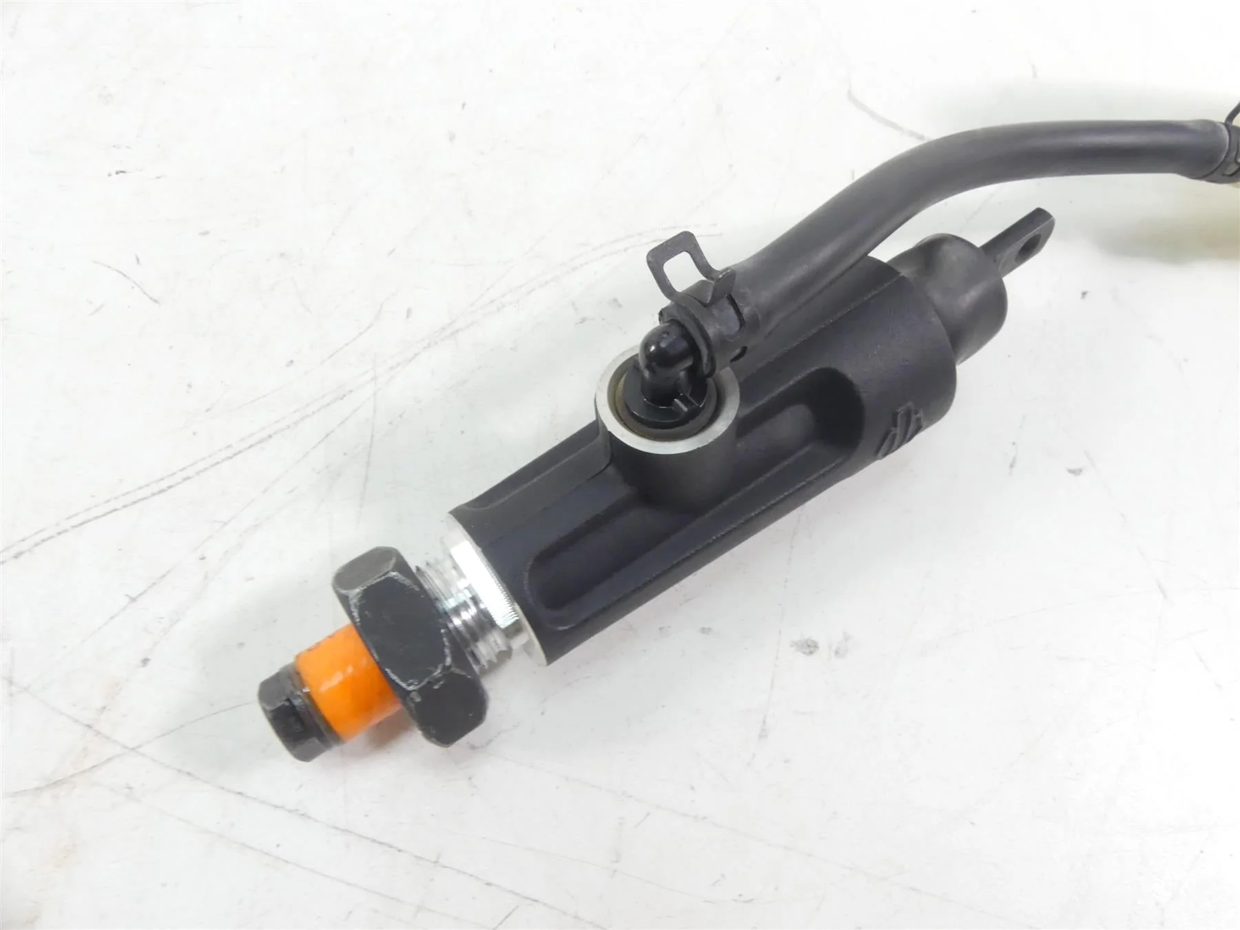 2013 Harley VRSCF Muscle V-Rod Rear Brake Master Cylinder 44740-06A - Image 3