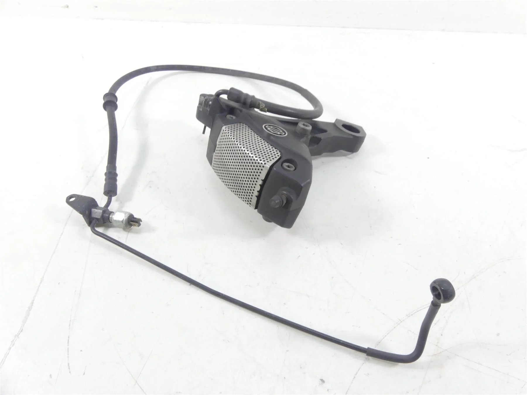 2013 Harley VRSCF Muscle V-Rod Rear Brembo Brake Caliper + Line 43050-08 - Image 3