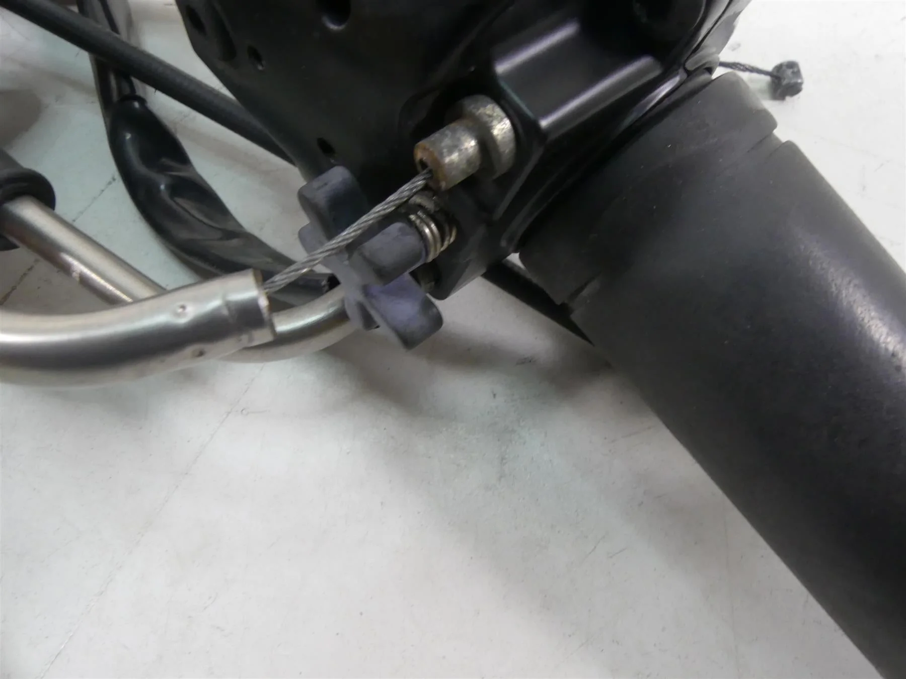 2013 Harley VRSCF Muscle V-Rod Right Start Stop Control Switch - Read 71684-06A - Image 7