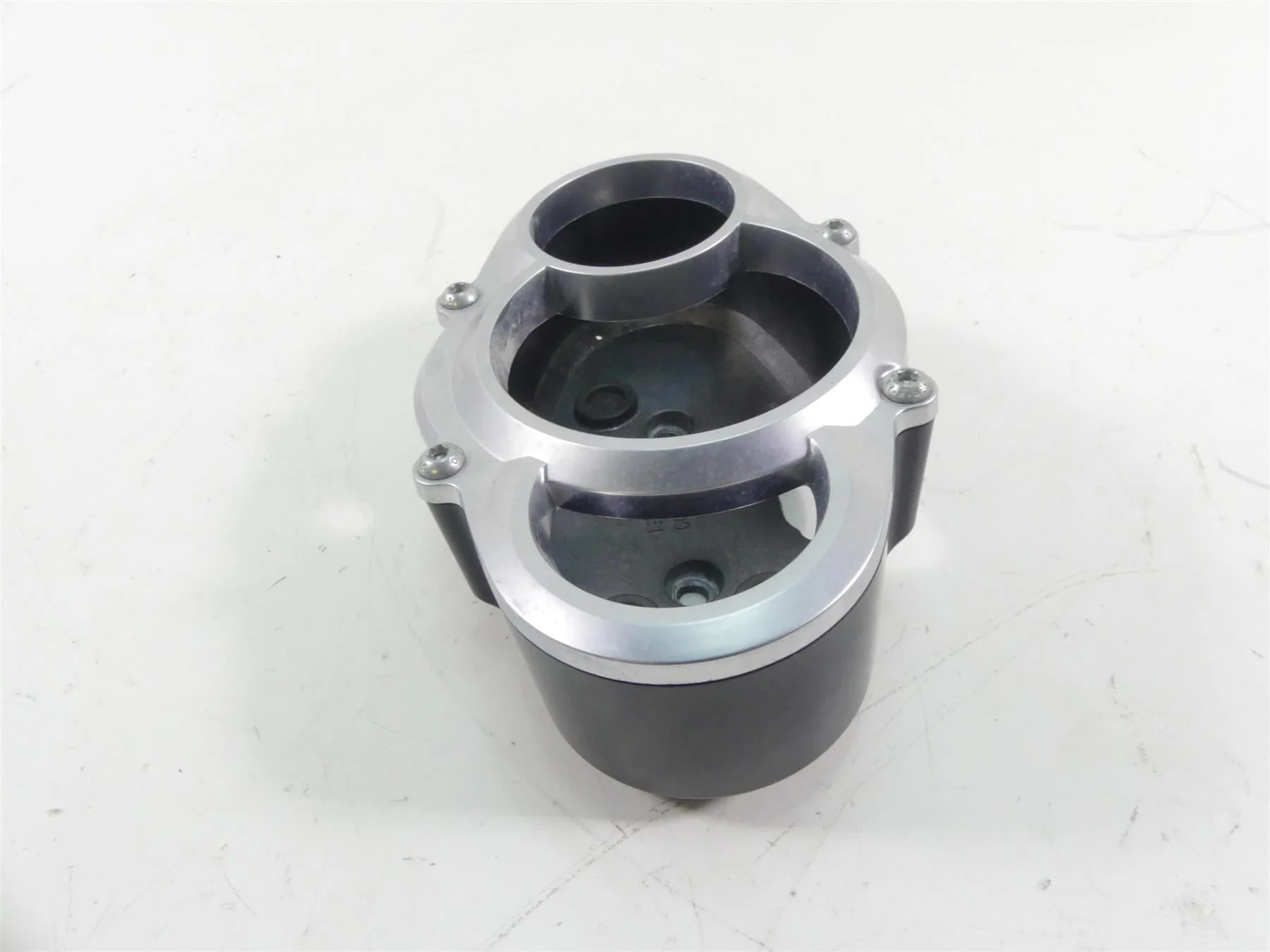2013 Harley VRSCF Muscle V-Rod Speedometer Gauges Housing Bezel 71981-09 - Image 2