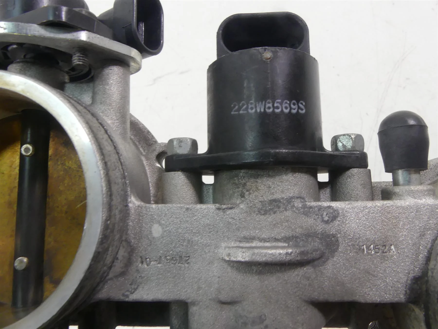 2013 Harley VRSCF Muscle V-Rod Throttle Body Bodies Intake 27657-01 - Image 8