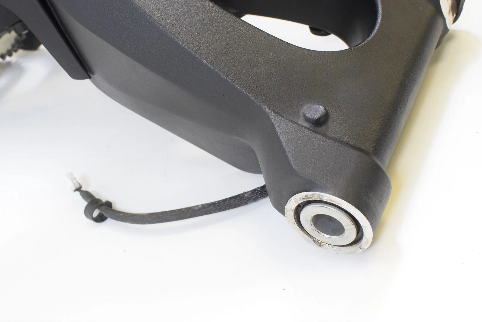 2013 Mv Agusta 675 F3 ERA Rear Swingarm Sing Arm With Axle 8B00B5783 - Image 12