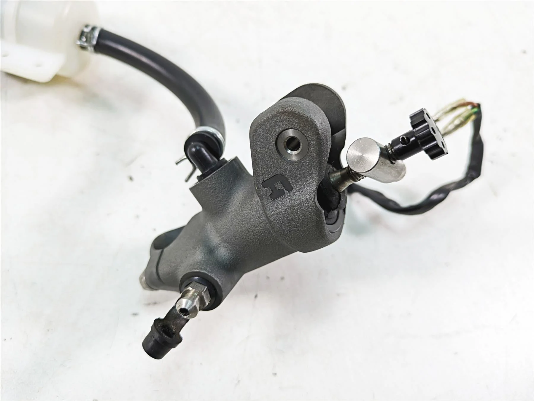 2013 MV Agusta F3 675 ERA Accossato Radial Brake Master Cylinder 19x18 CY023 - Image 11