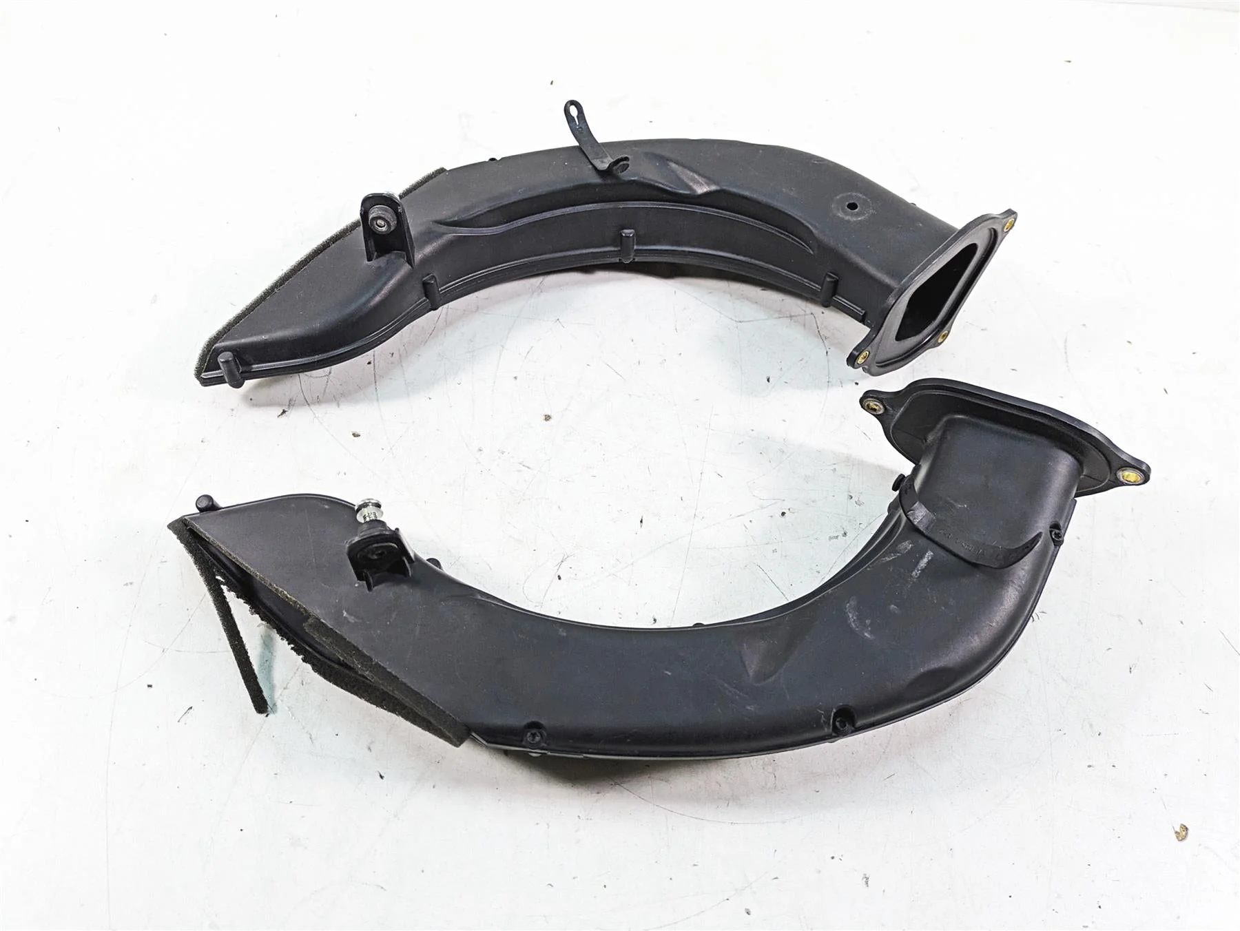 2013 MV Agusta F3 675 ERA Air Inlet Duct Scoop Ram Set 8A00B5465 8000B5464 - Image 4