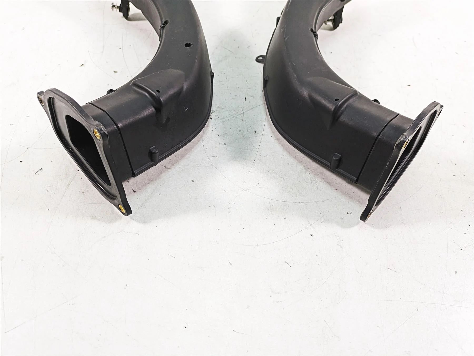 2013 MV Agusta F3 675 ERA Air Inlet Duct Scoop Ram Set 8A00B5465 8000B5464 - Image 8