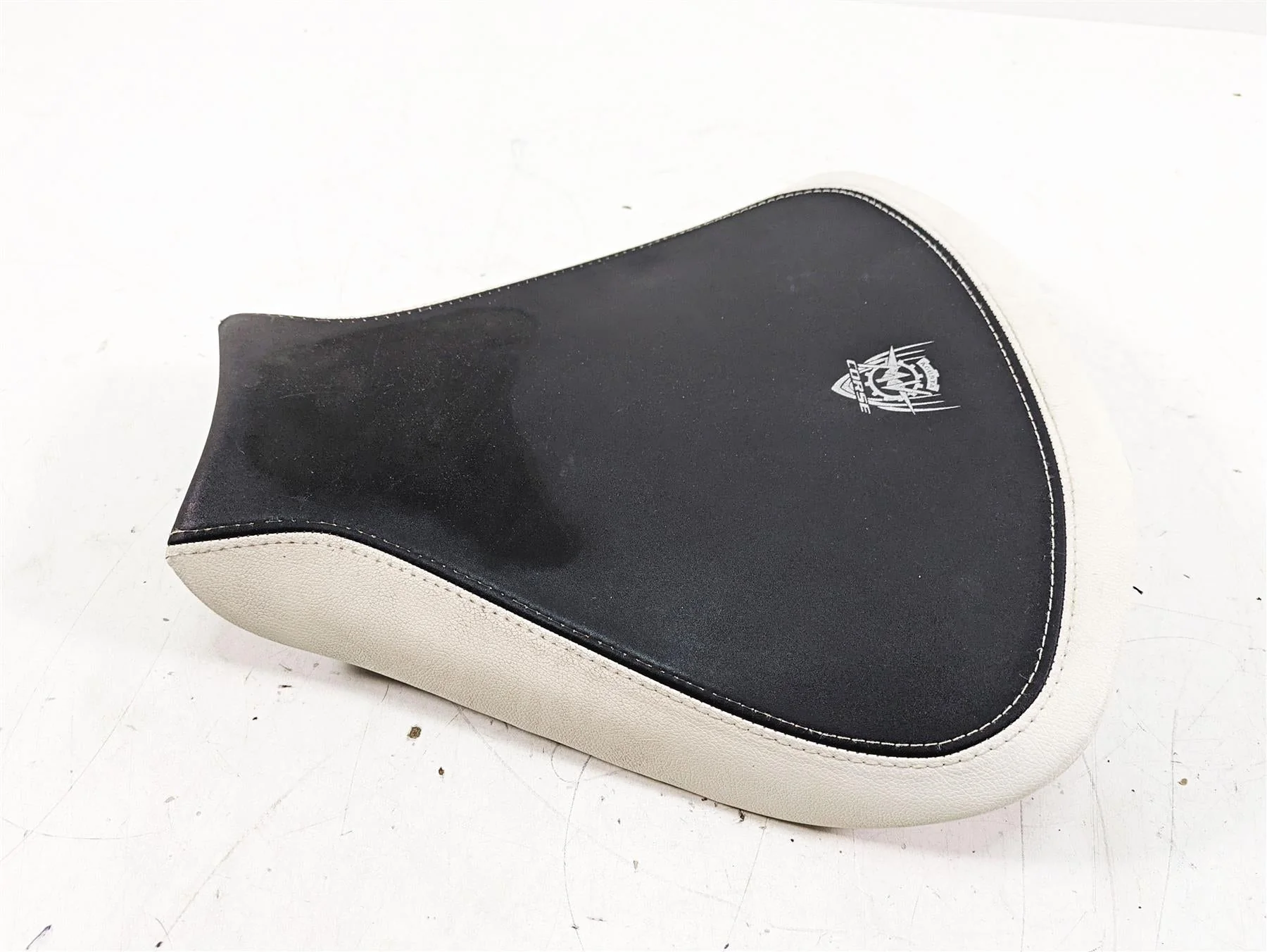 2013 MV Agusta F3 675 ERA Front Driver Rider Seat Saddle 8000B7402 - Image 3