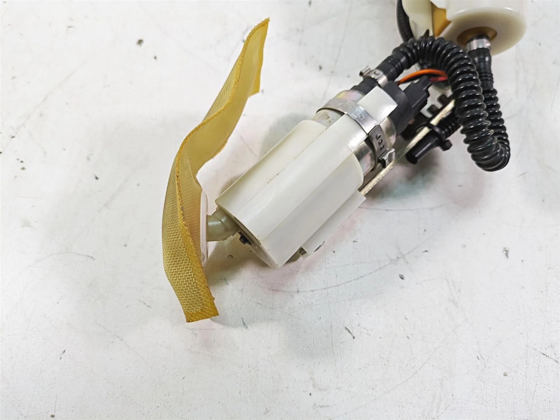 2013 MV Agusta F3 675 ERA Fuel Gas Petrol Pump 8K Only - Tested 8000B4722 - Image 11
