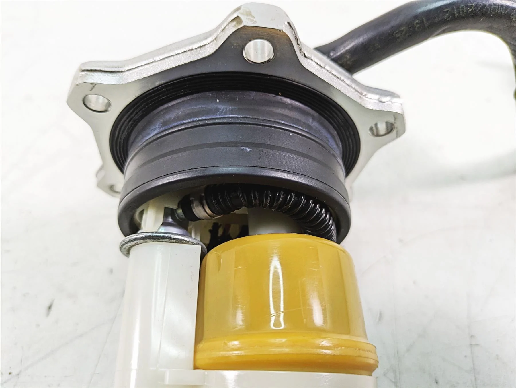 2013 MV Agusta F3 675 ERA Fuel Gas Petrol Pump 8K Only - Tested 8000B4722 - Image 12