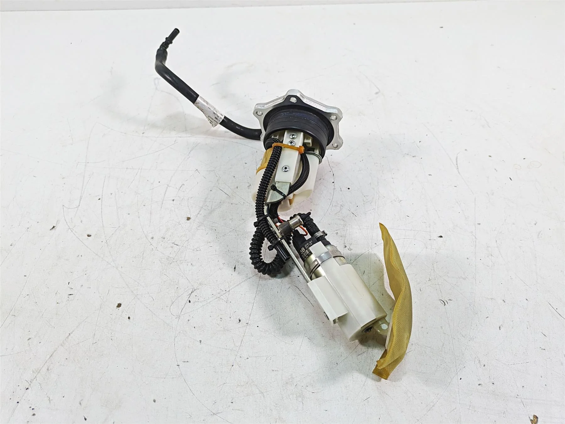 2013 MV Agusta F3 675 ERA Fuel Gas Petrol Pump 8K Only - Tested 8000B4722 - Image 2