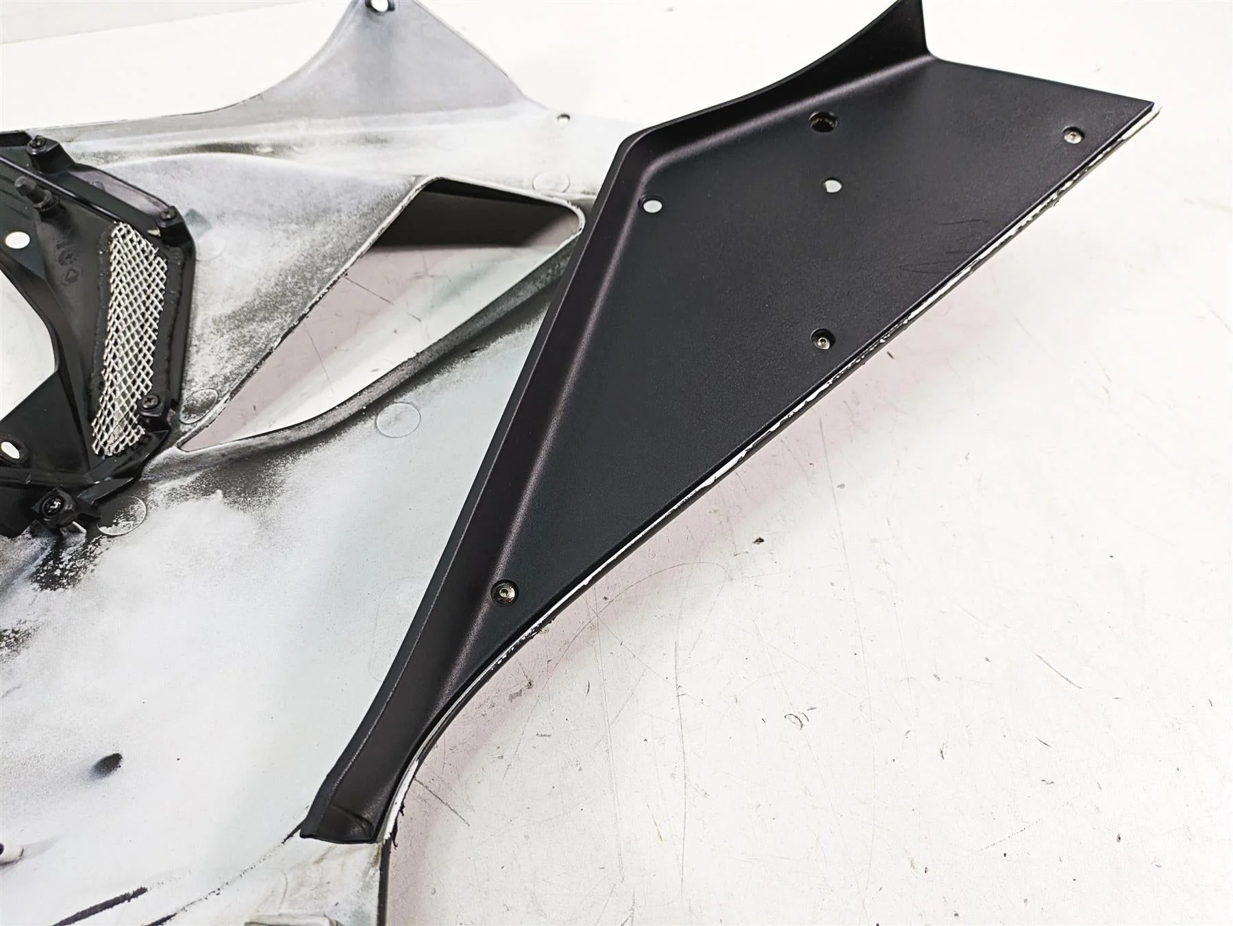 2013 MV Agusta F3 675 ERA Left Side Main Fairing Cover Cowl 8000B5457 8000B5459 - Image 12