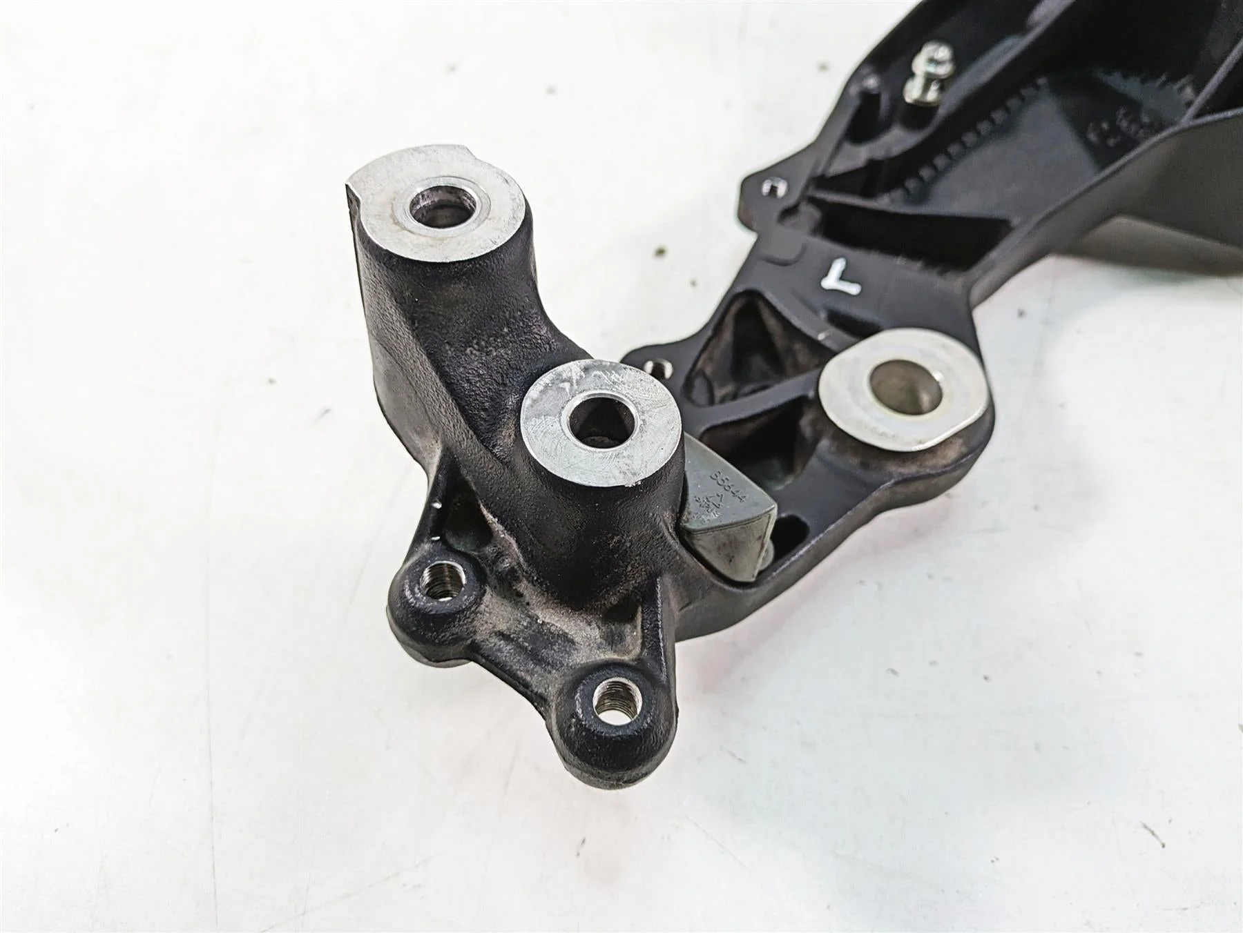 2013 MV Agusta F3 675 ERA Left Swingarm Plate Frame Mount 8BA0B5643 - Image 10