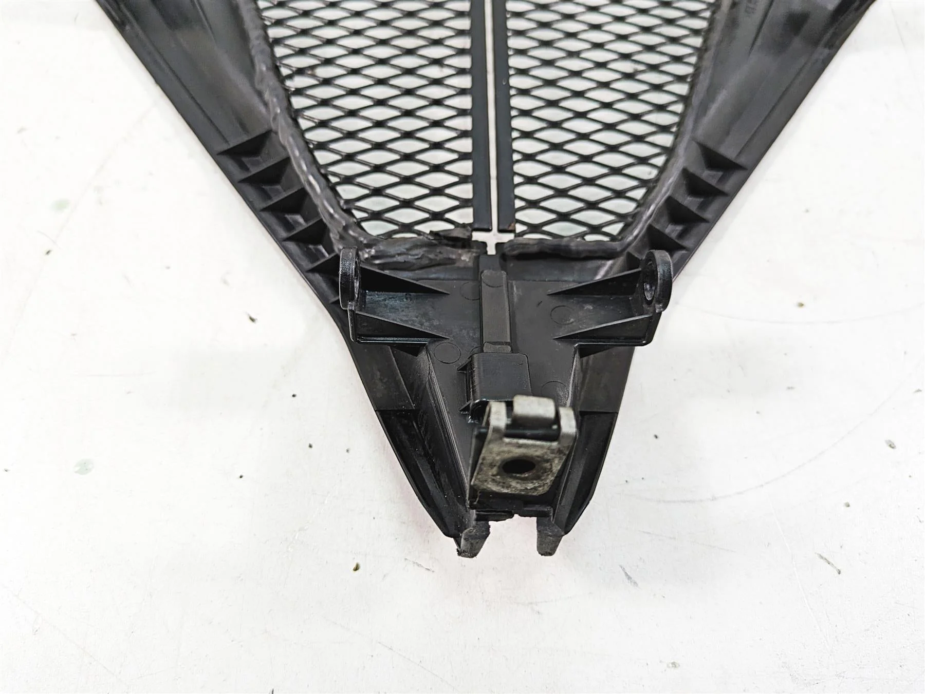 2013 MV Agusta F3 675 ERA Oil Cooler Cover Grill Set 8000B6650 - Image 11